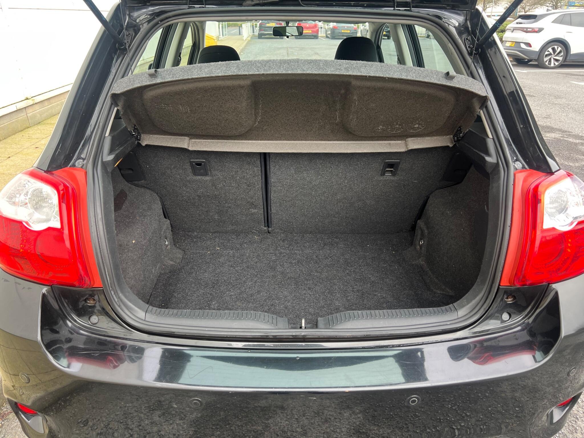 Toyota Auris - Image 34