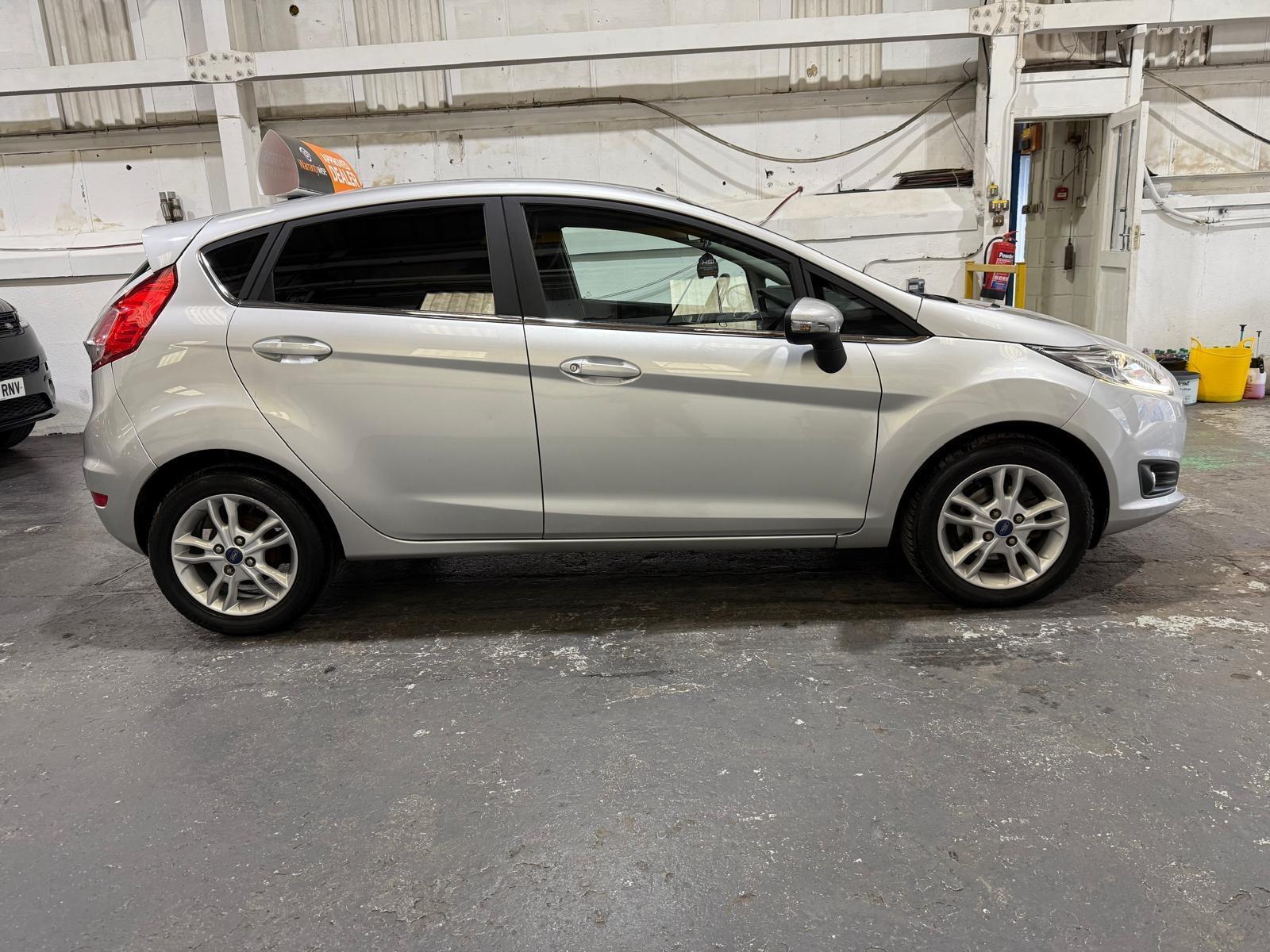 Ford Fiesta - Image 11