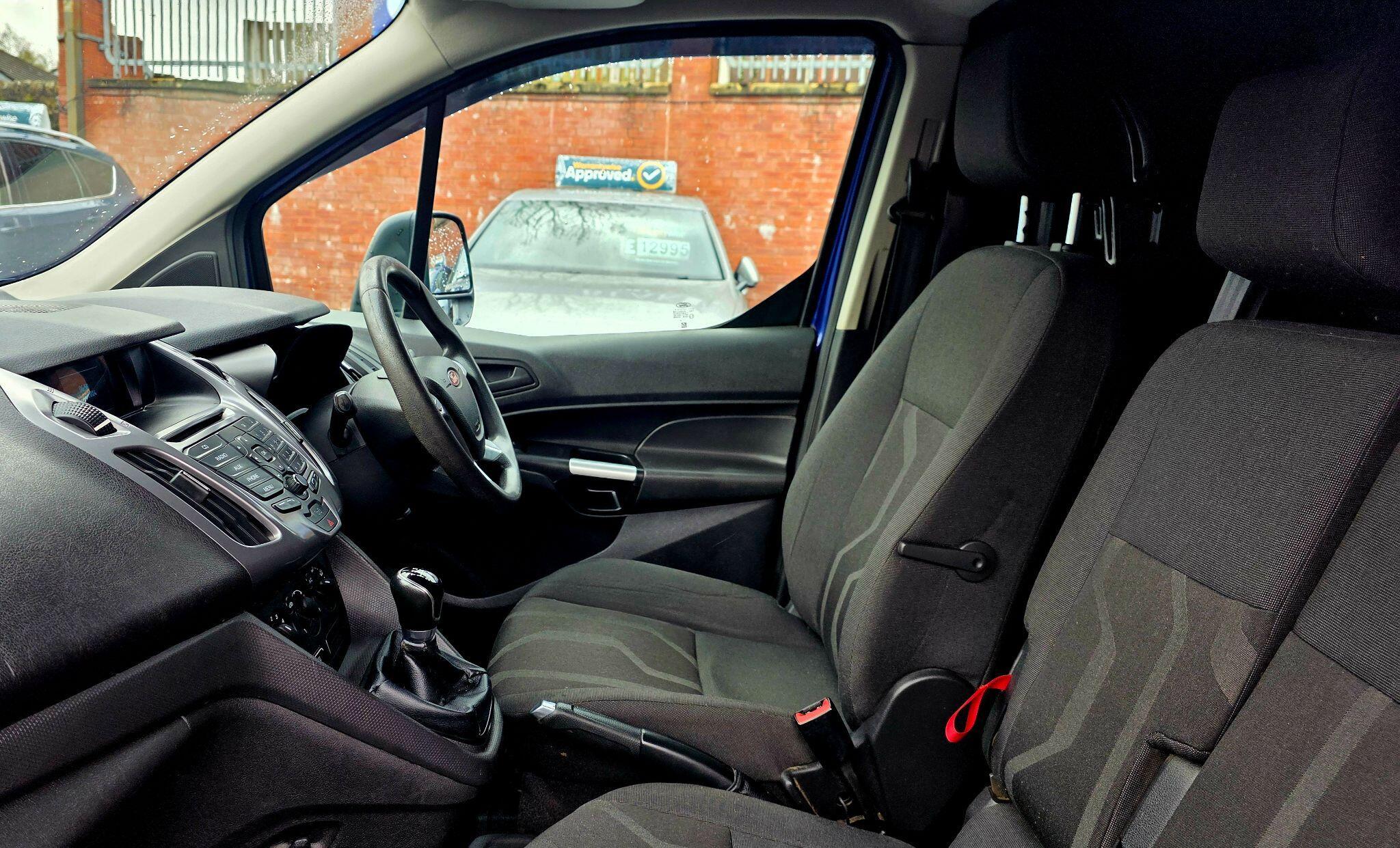 Ford Transit Connect - Image 16