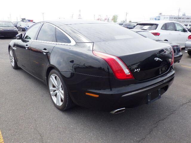 Jaguar XJ - Image 3