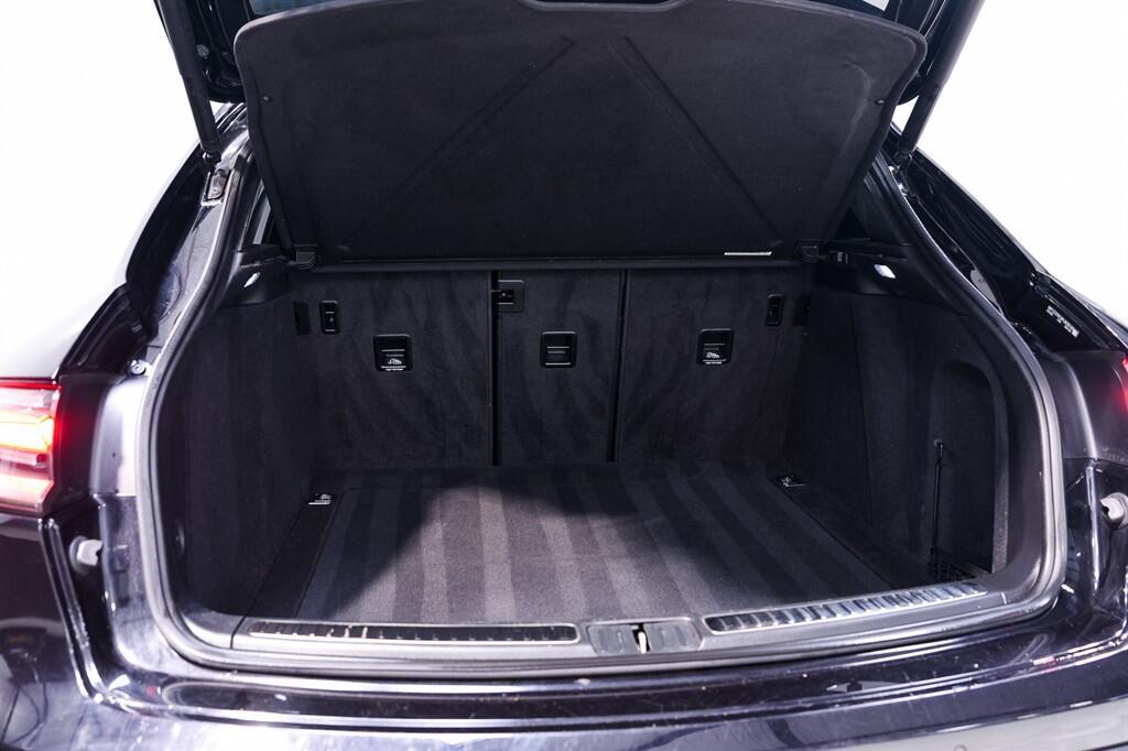 Porsche Macan - Image 32