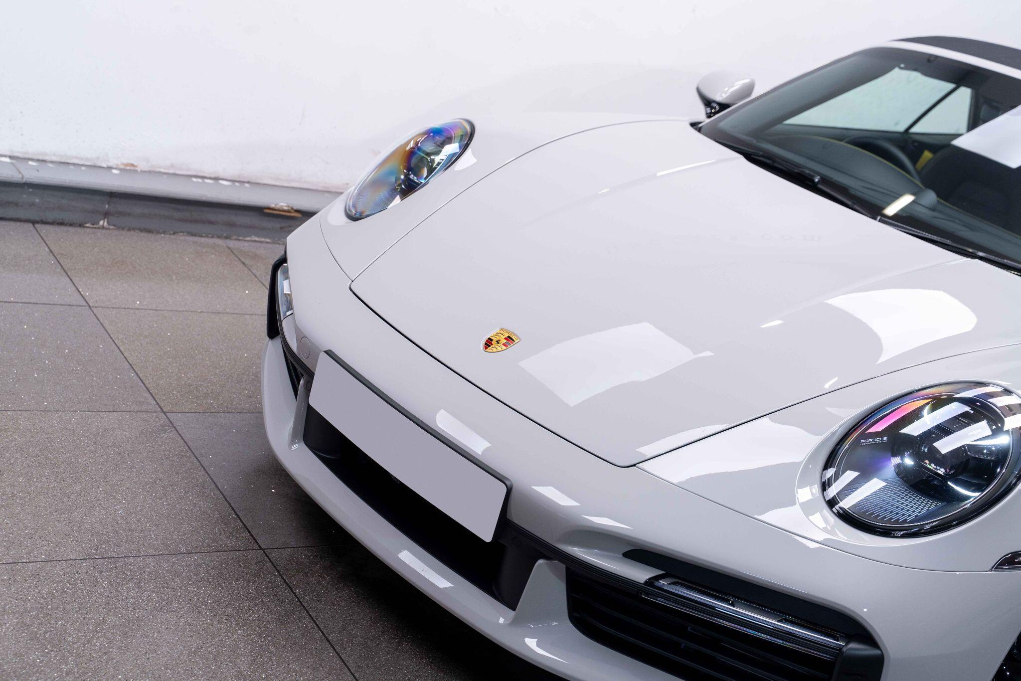Porsche 911 - Image 12