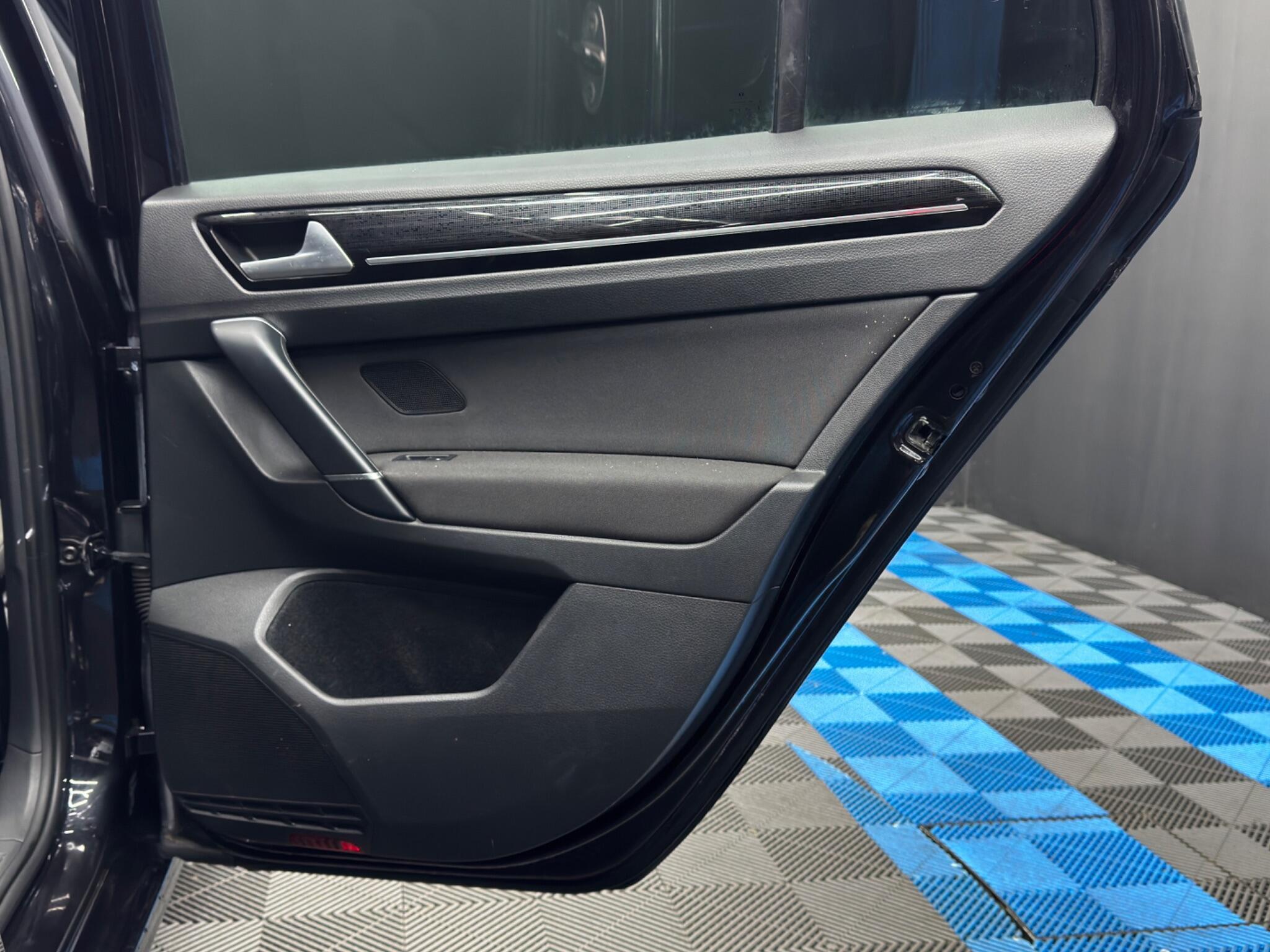 Volkswagen GOLF SV - Image 45