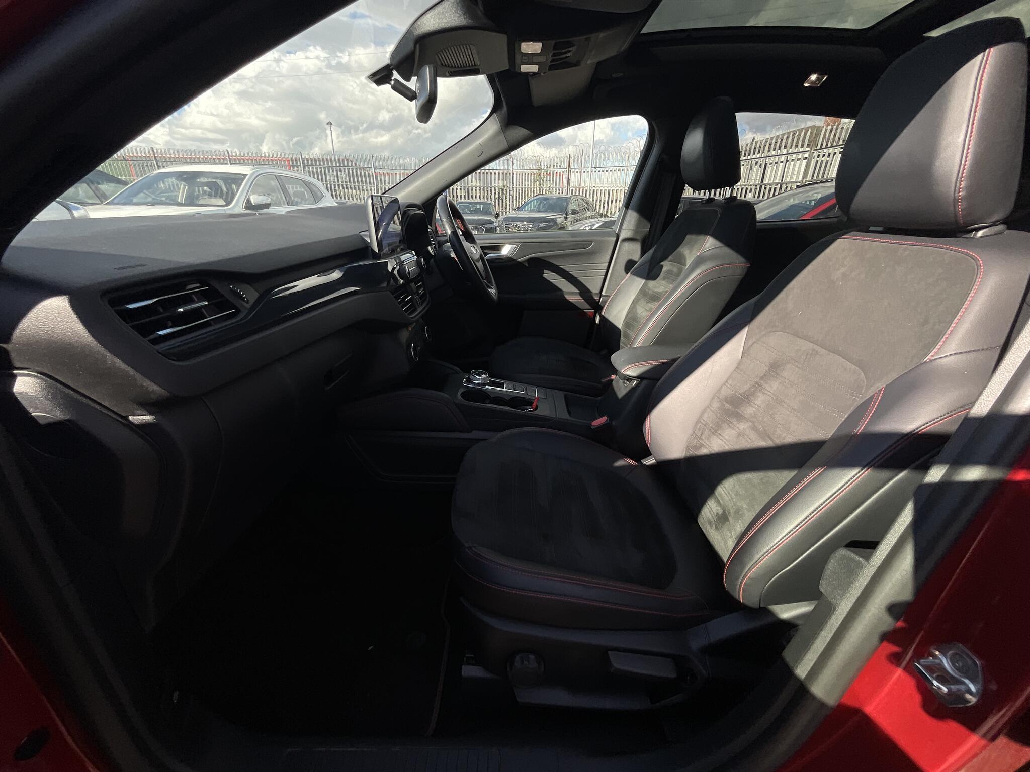 Ford Kuga - Image 18
