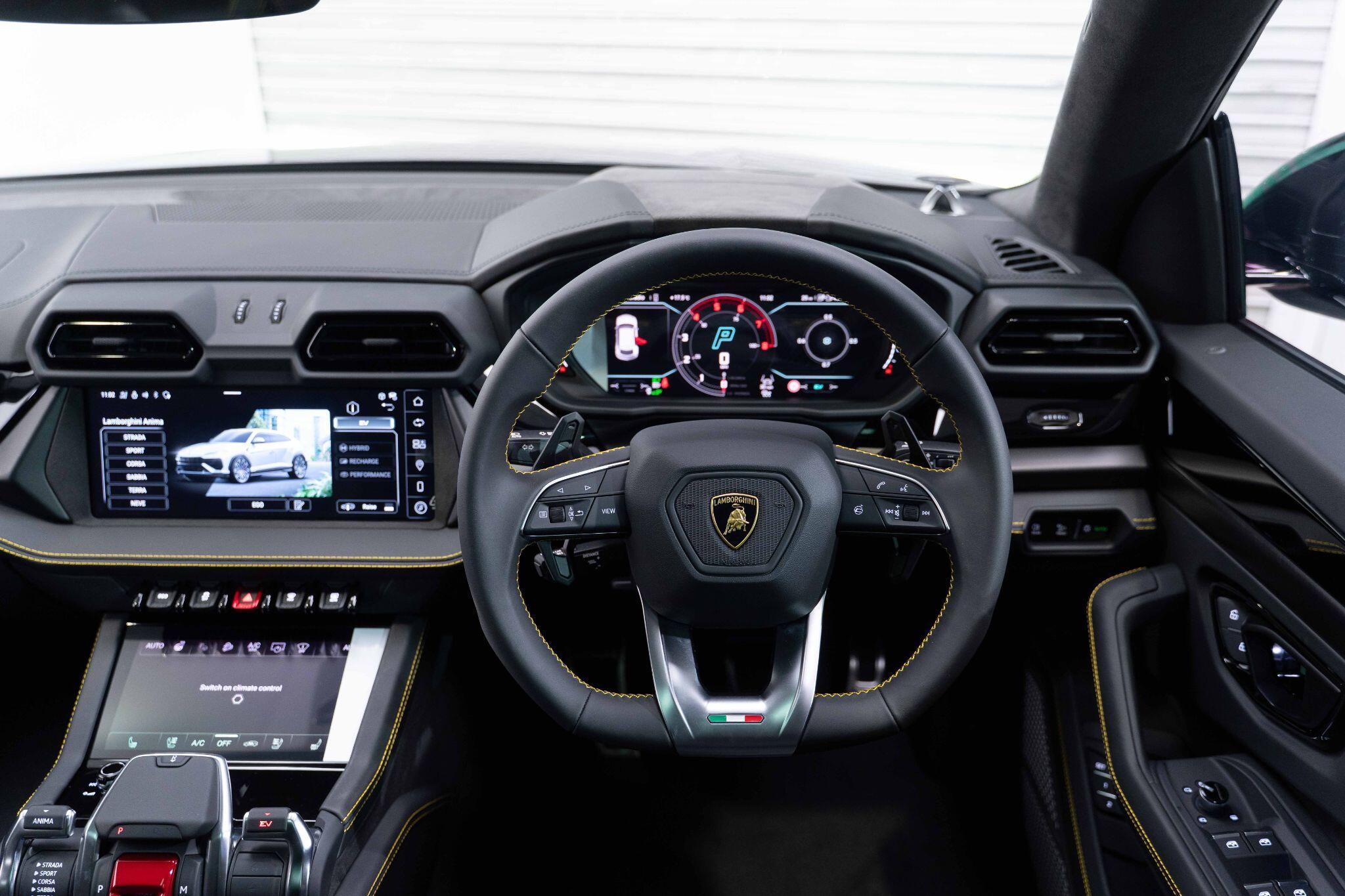 Lamborghini Urus - Image 10