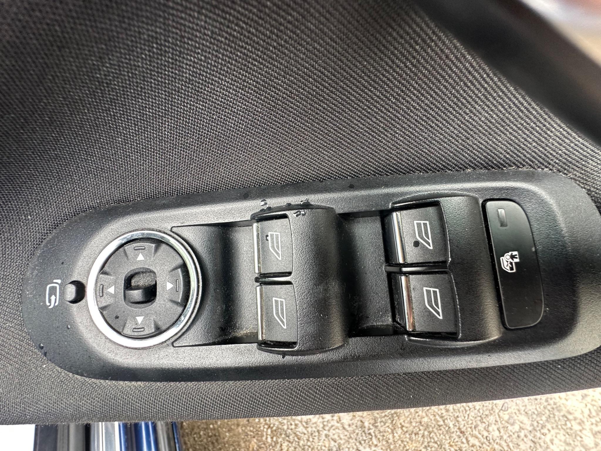 Ford Mondeo - Image 26