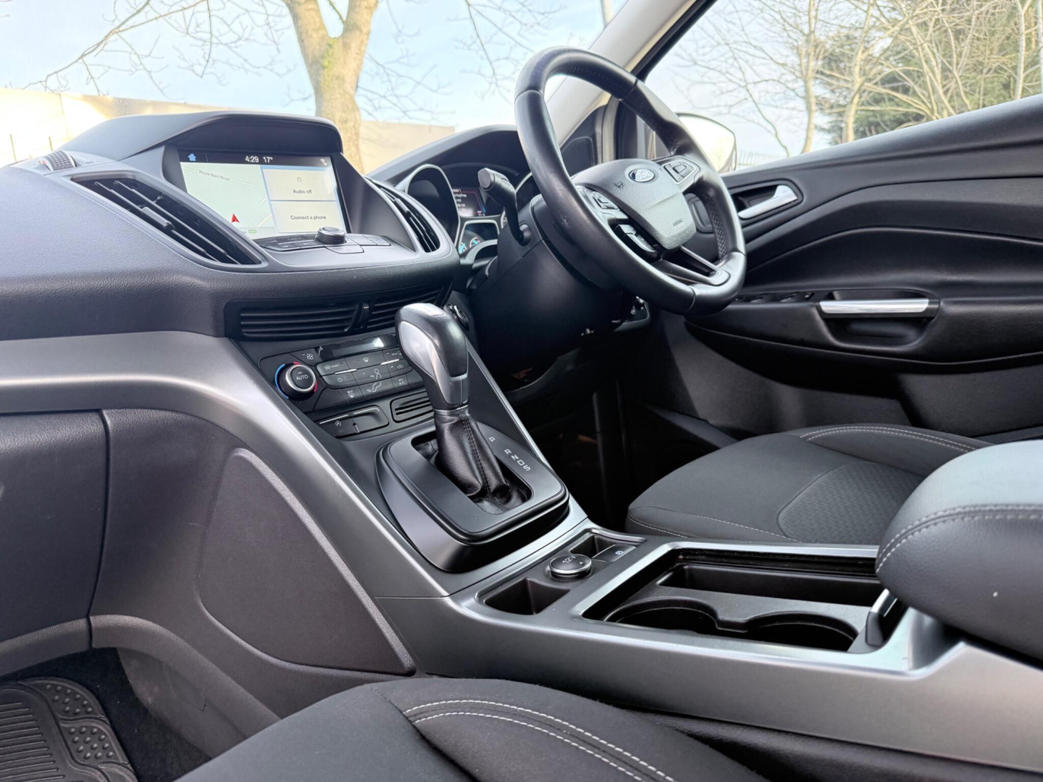 Ford Kuga - Image 38