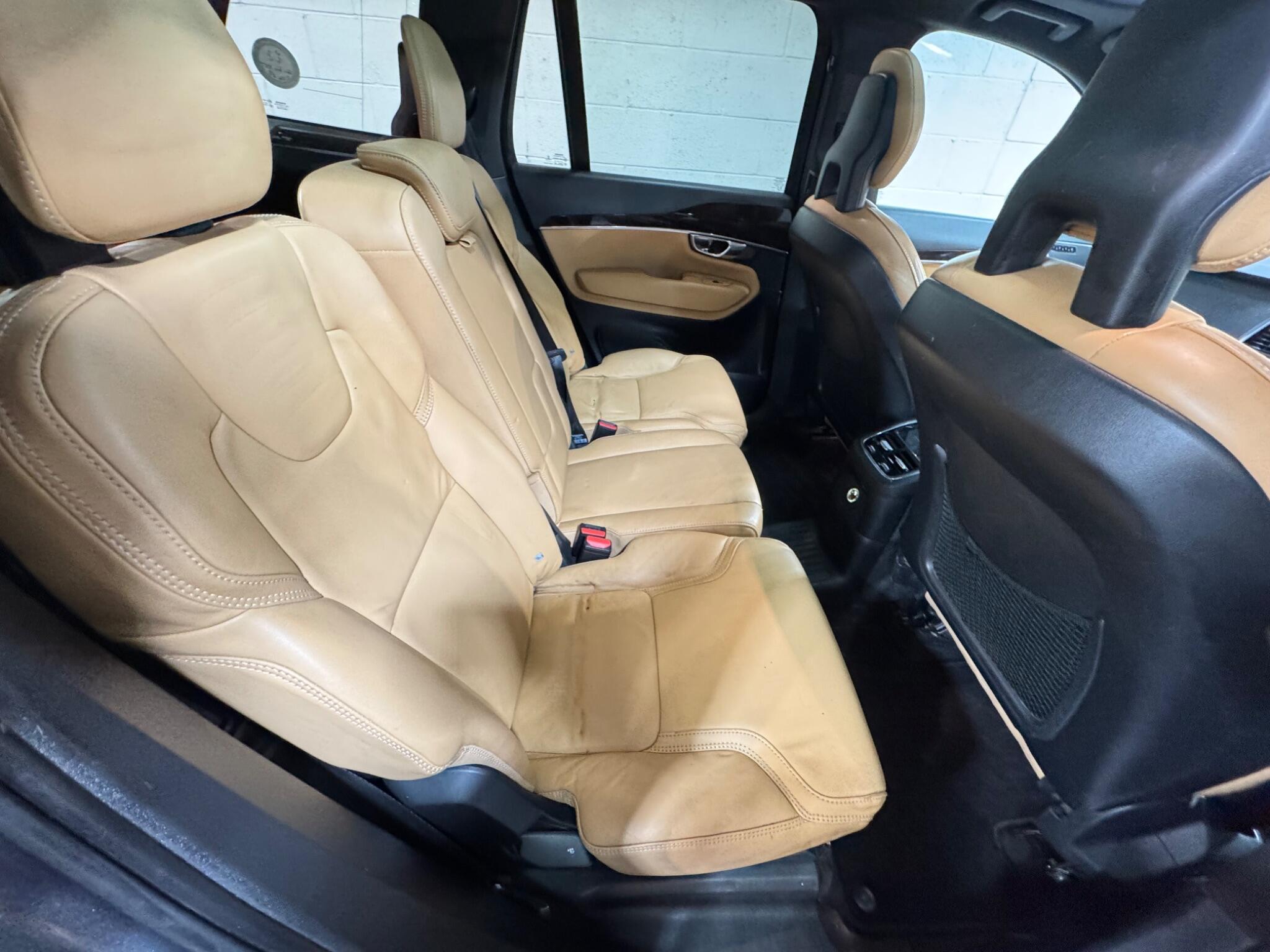 Volvo XC90 - Image 12
