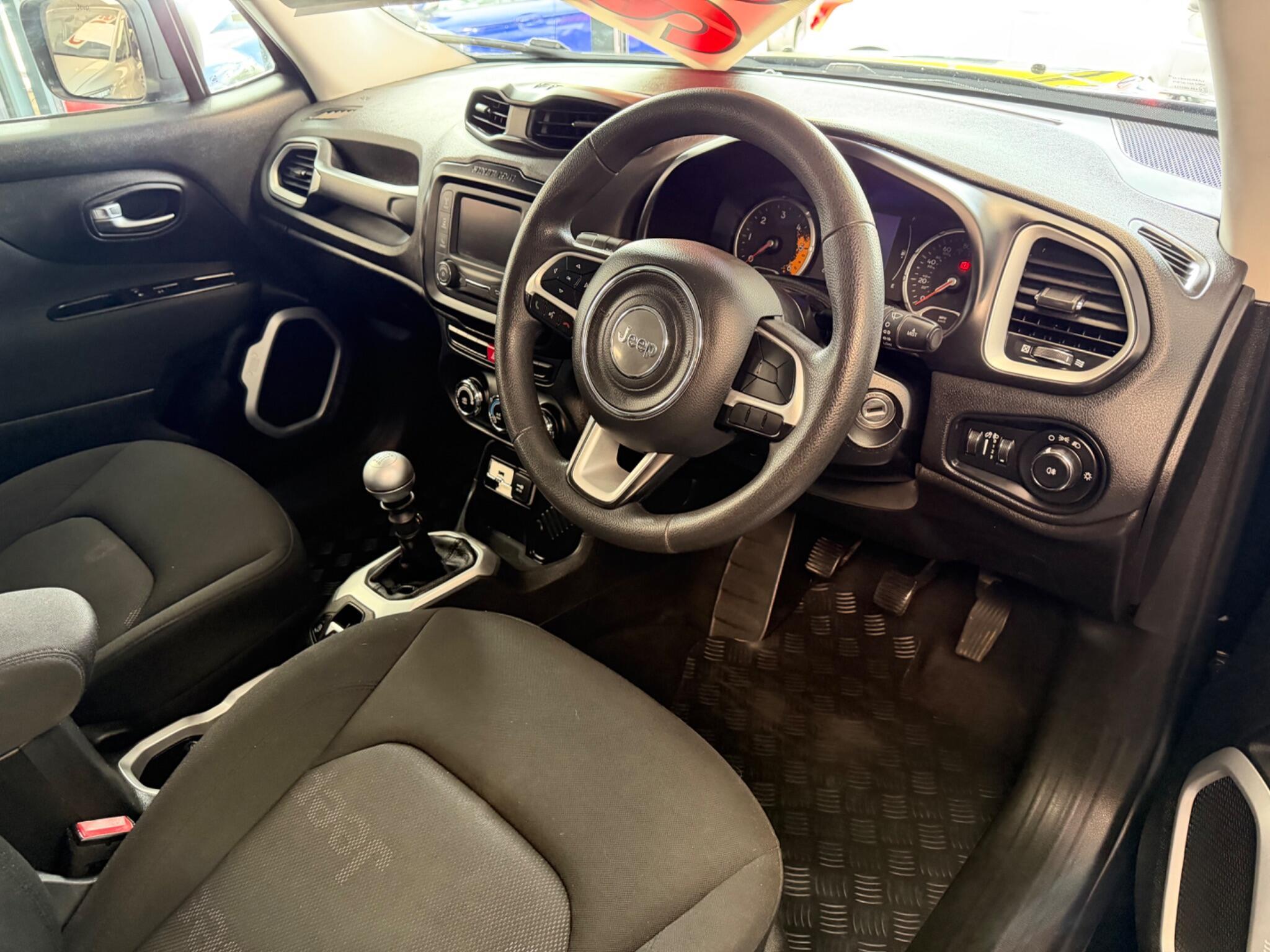Jeep Renegade - Image 19