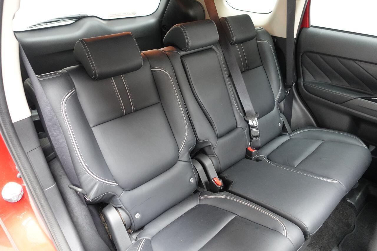 Mitsubishi Outlander - Image 18
