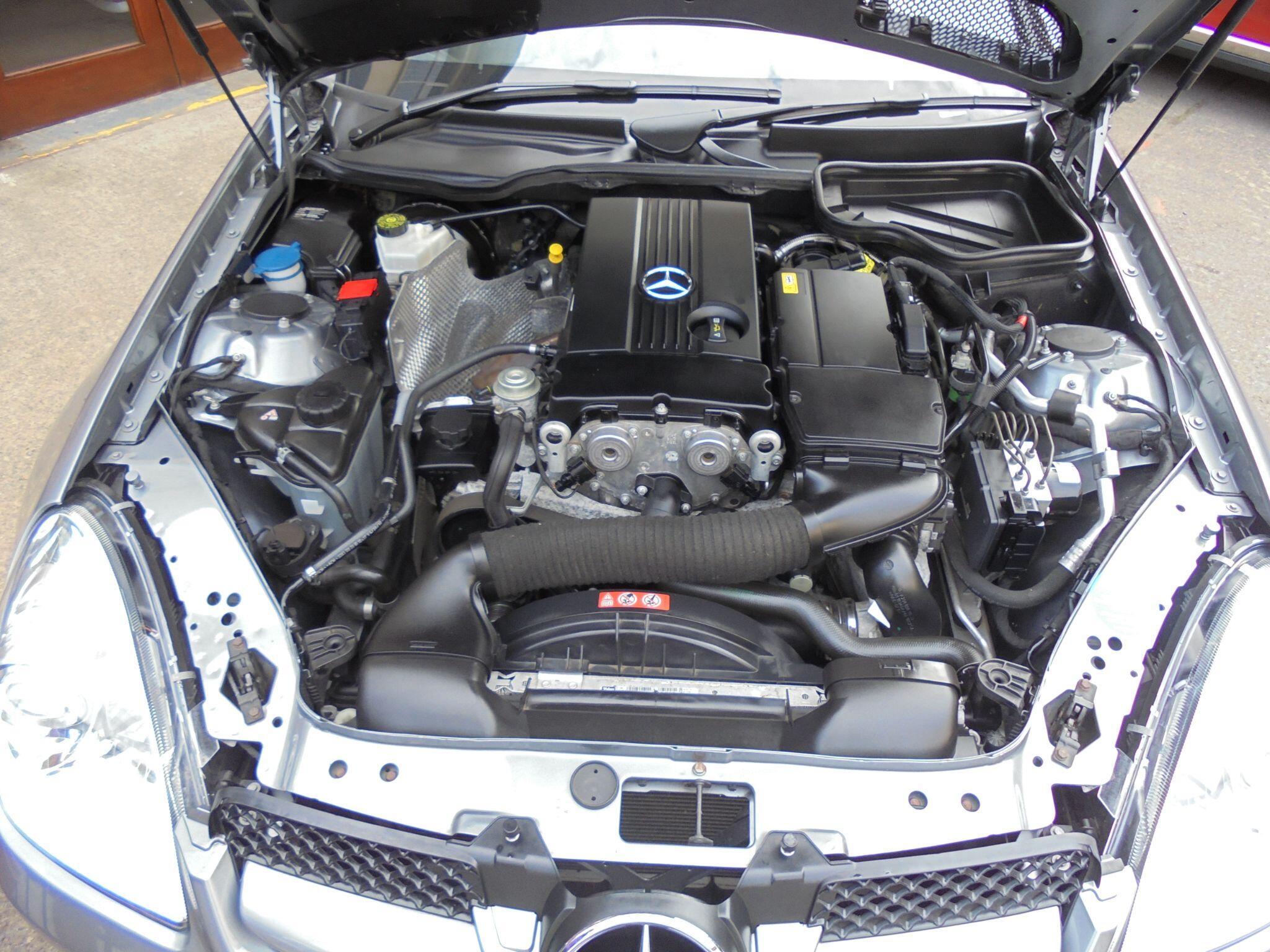 Mercedes SLK - Image 16