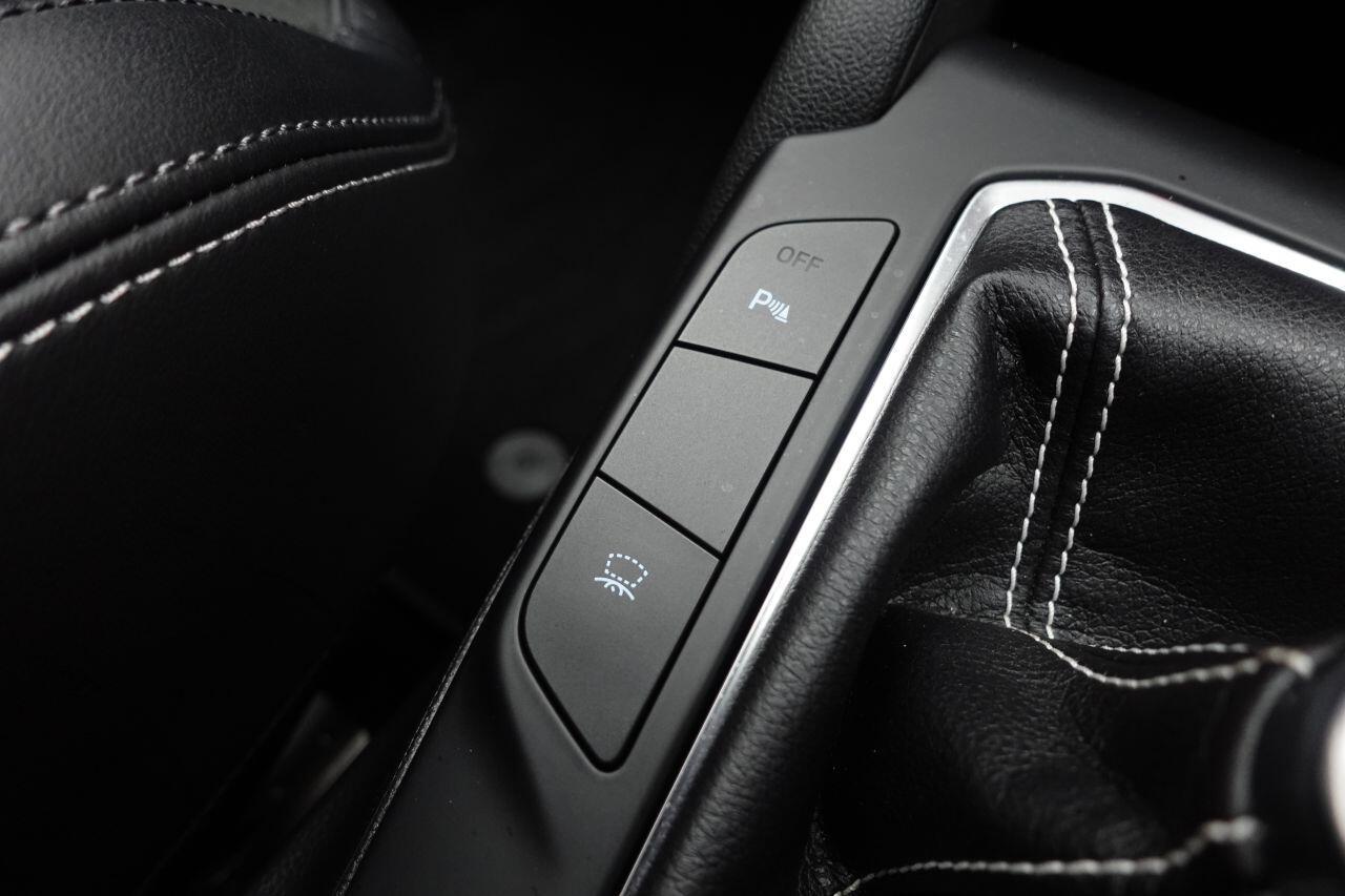 Ford Focus - Image 54