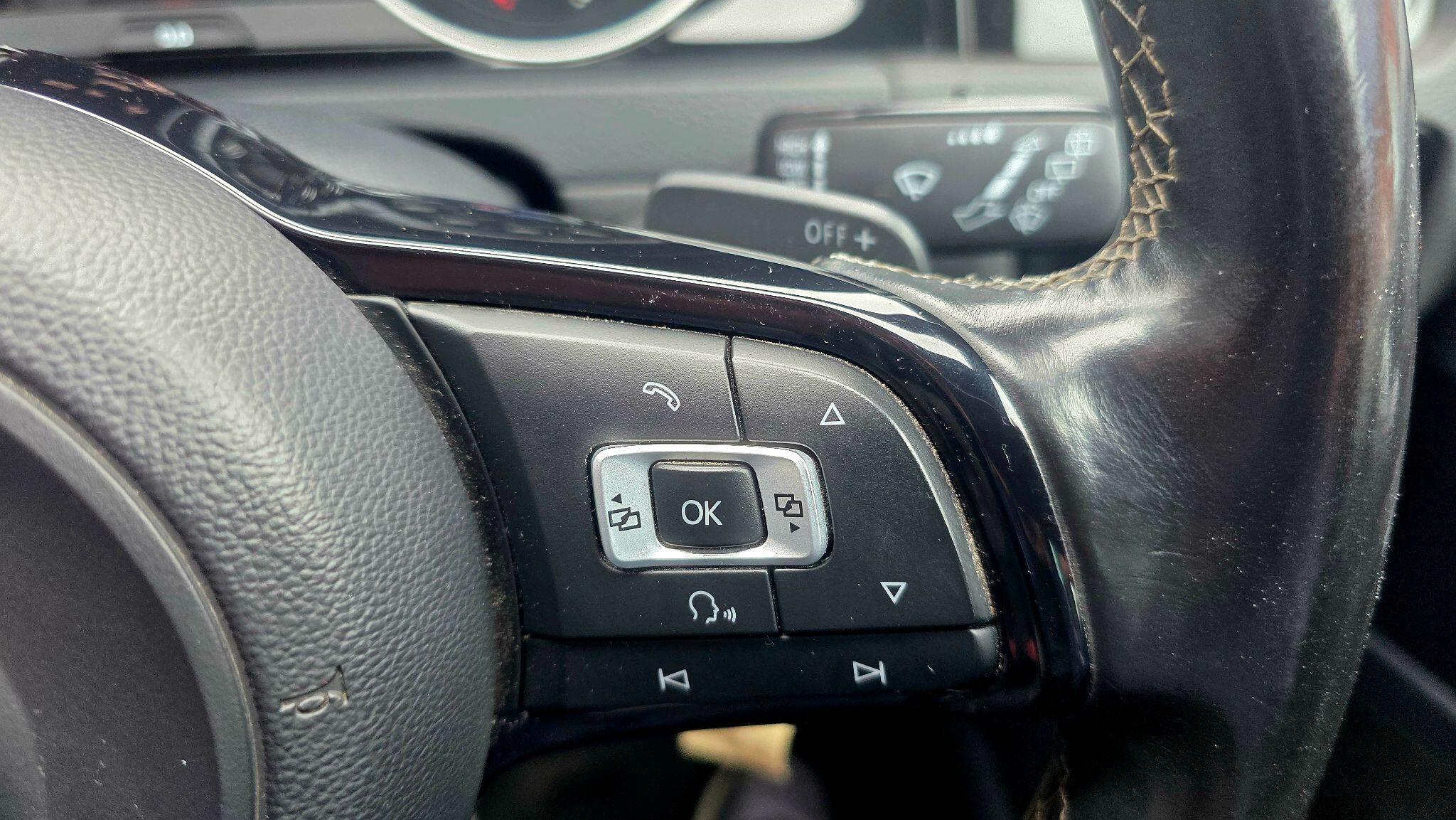 Volkswagen Golf - Image 27