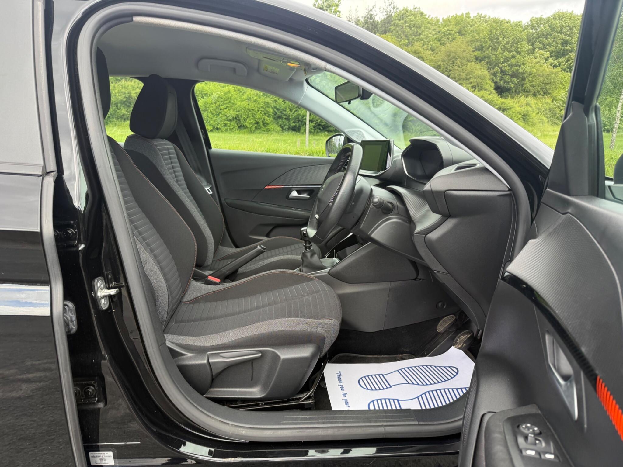 Peugeot 208 - Image 11
