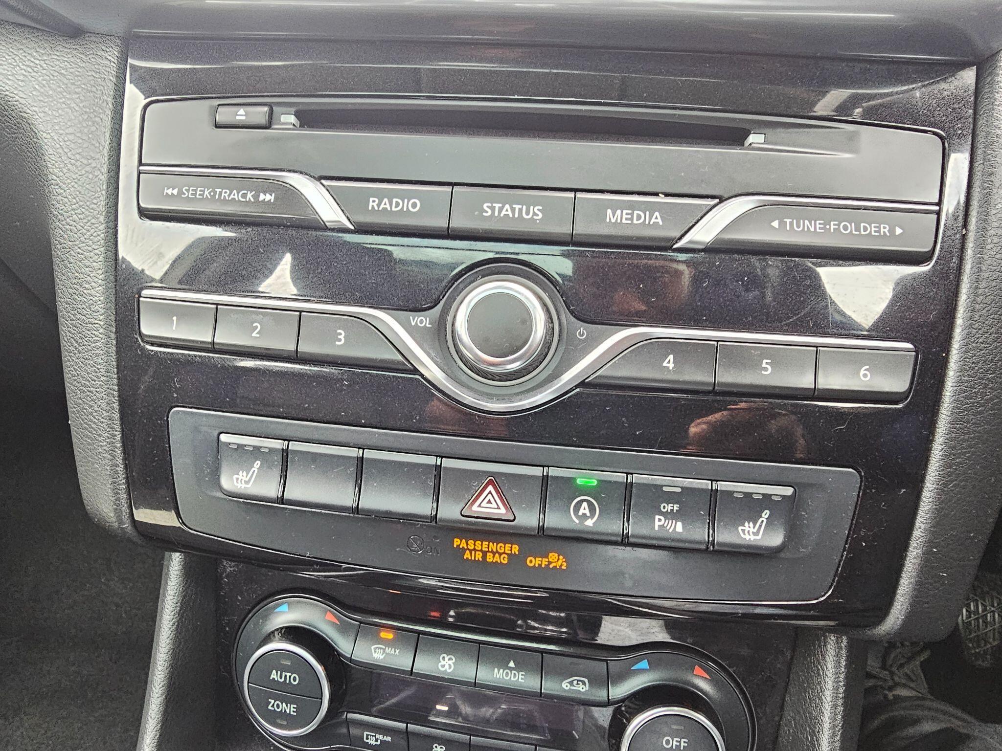 Infiniti Q30 - Image 36