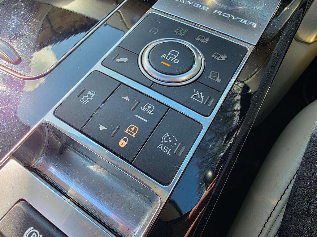Land Rover Range Rover - Image 35