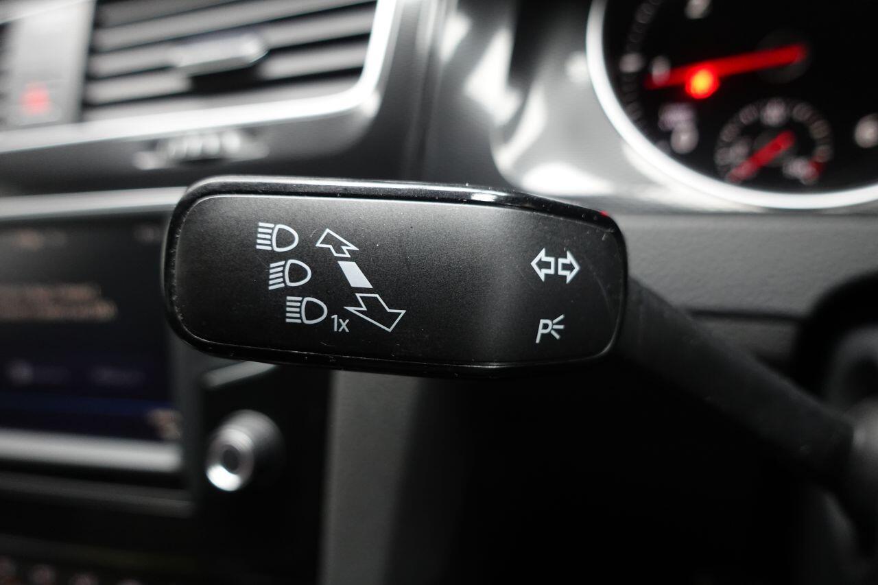 Volkswagen Golf - Image 39