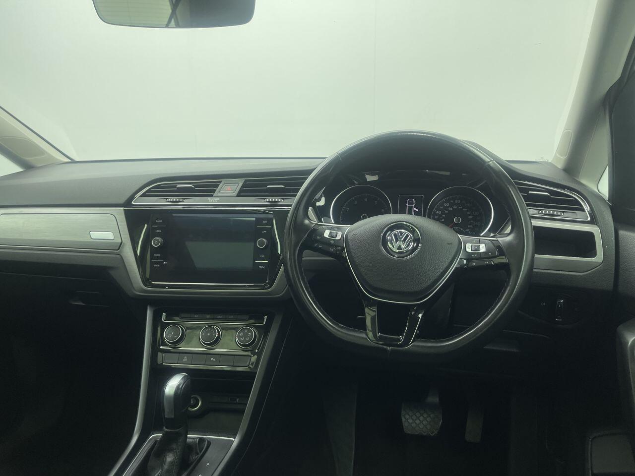 Volkswagen Touran - Image 14