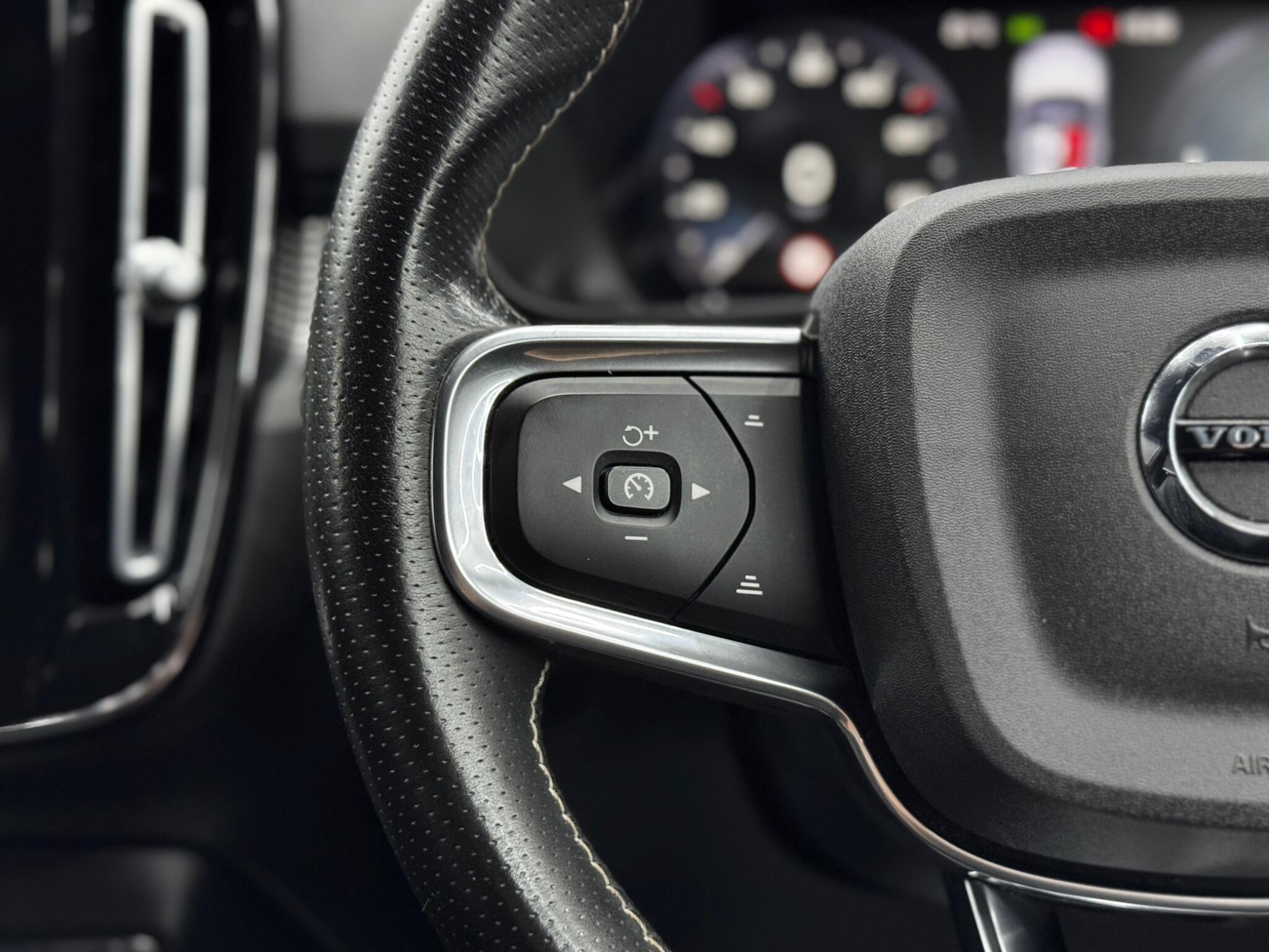 Volvo XC40 - Image 20
