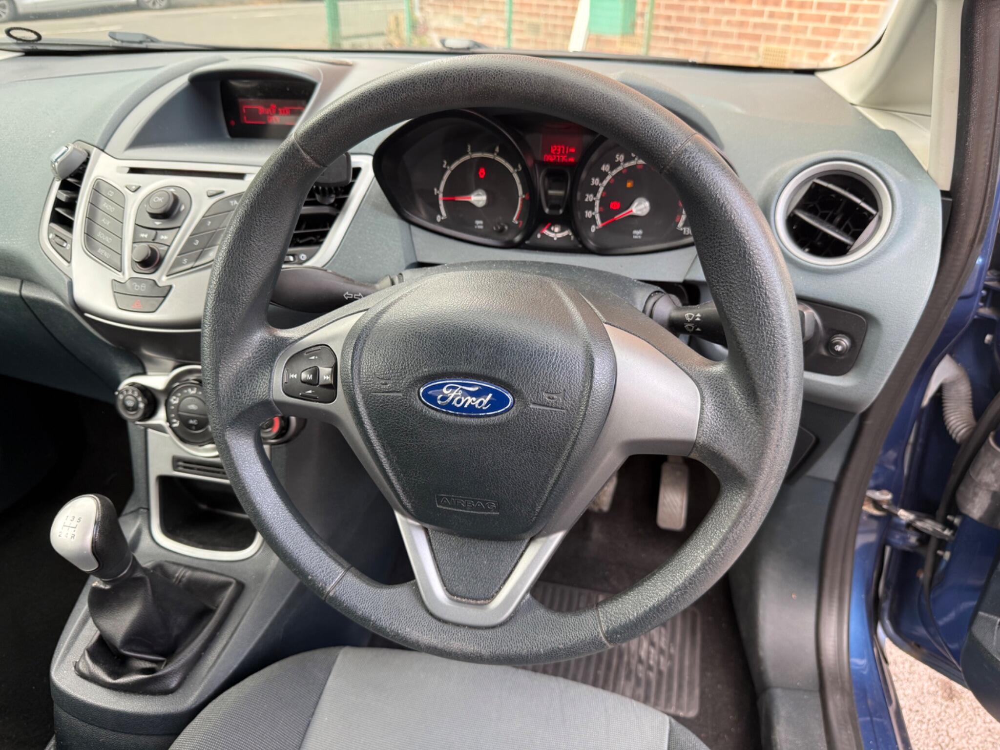Ford Fiesta - Image 15
