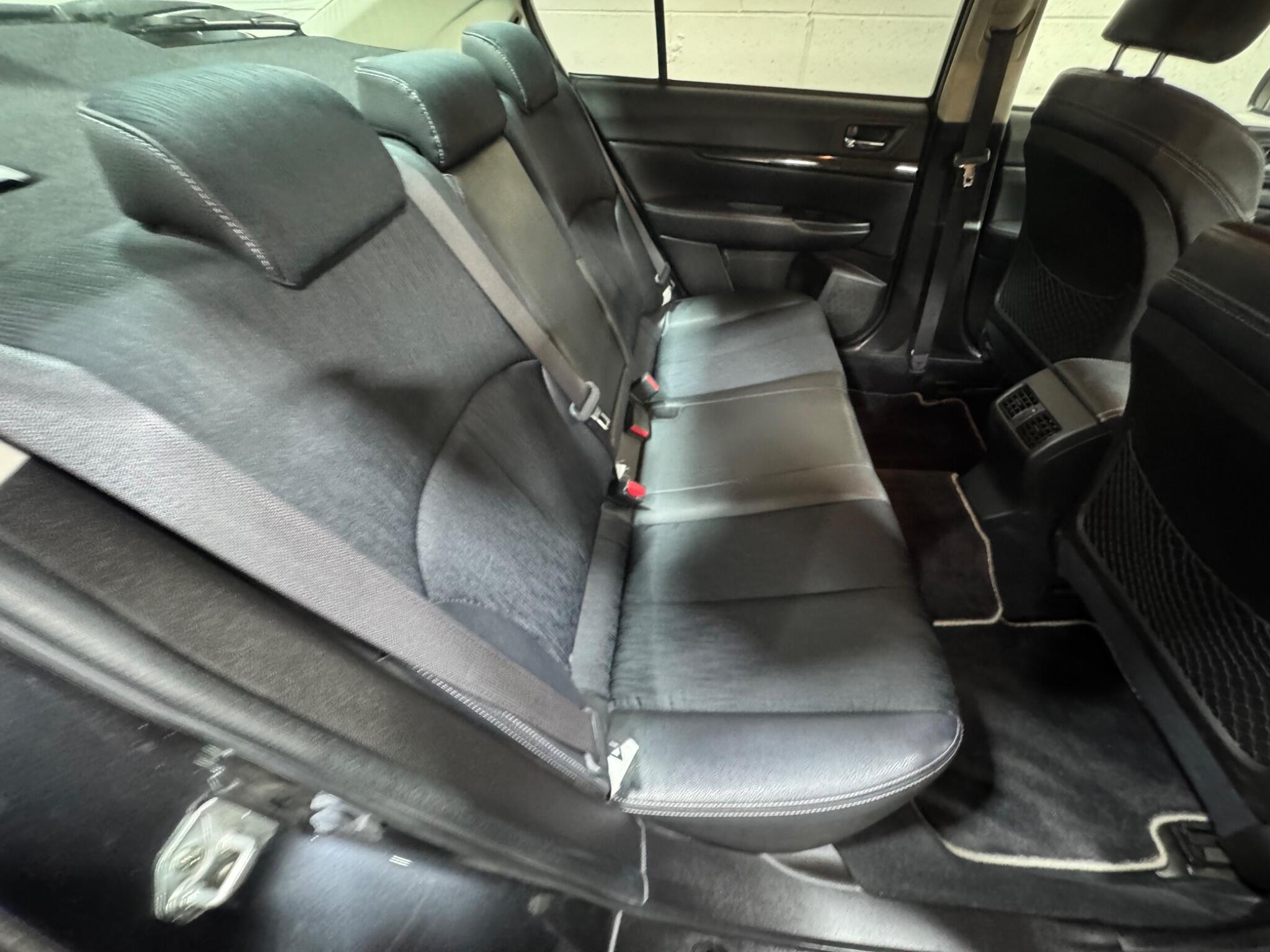 Subaru Legacy - Image 11