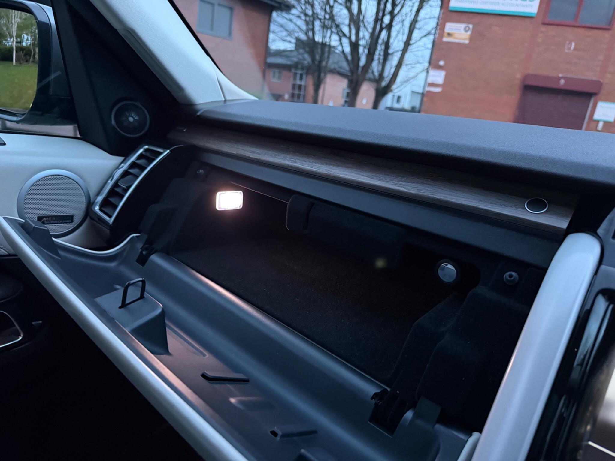 Land Rover Discovery - Image 97