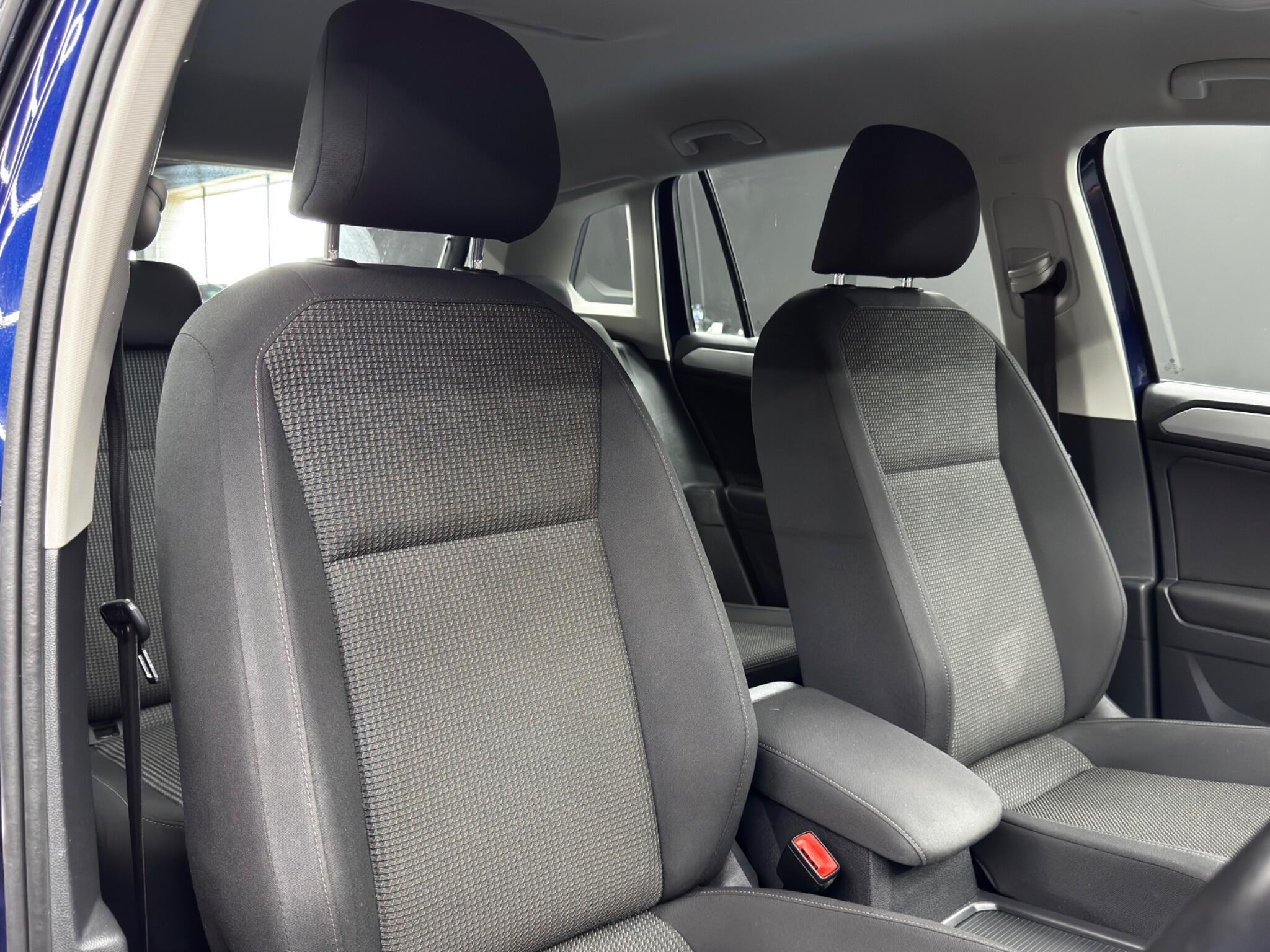 Volkswagen Tiguan - Image 12