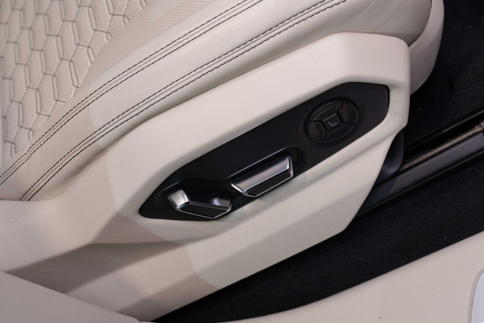 Lamborghini Urus - Image 29