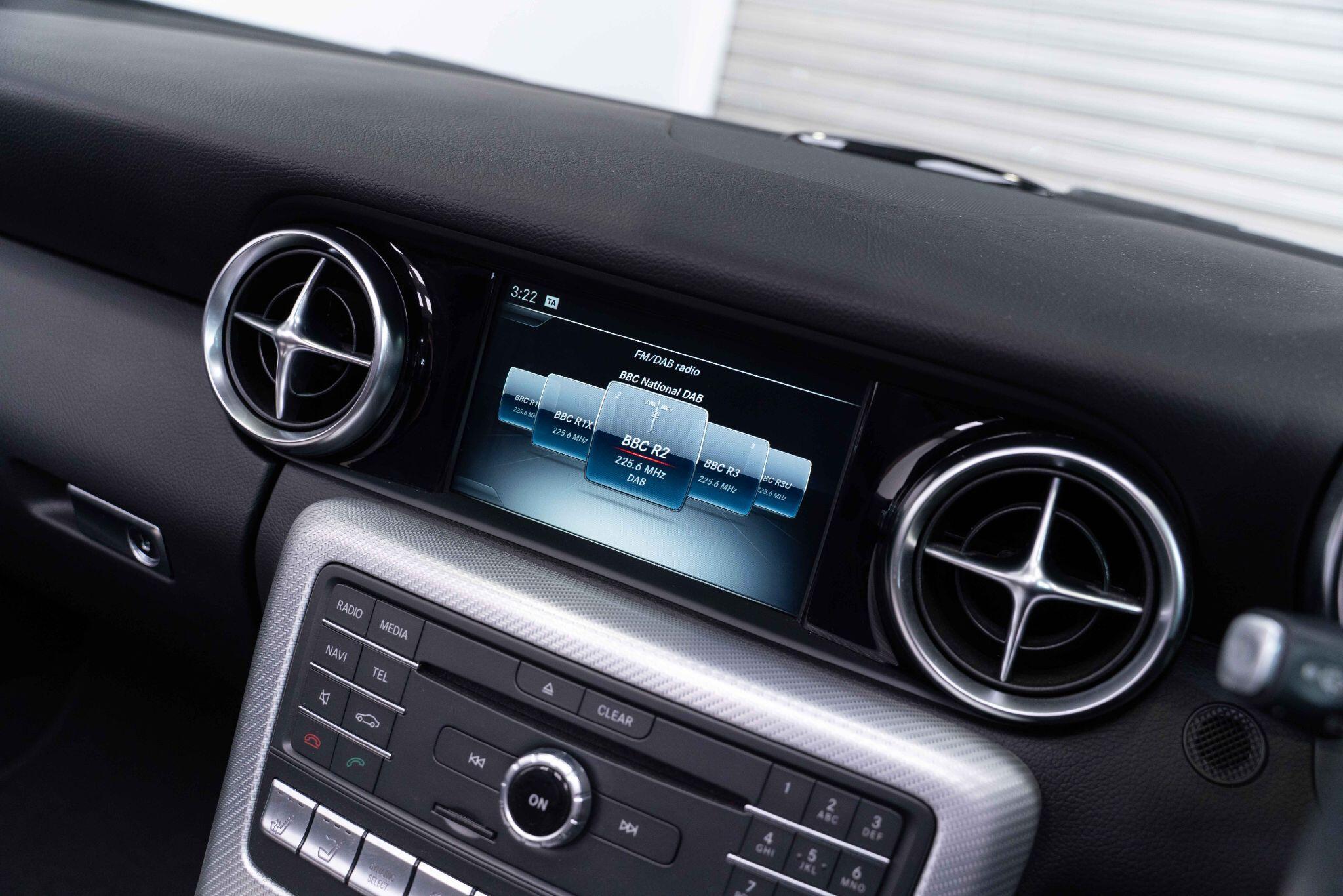 Mercedes SLC - Image 25