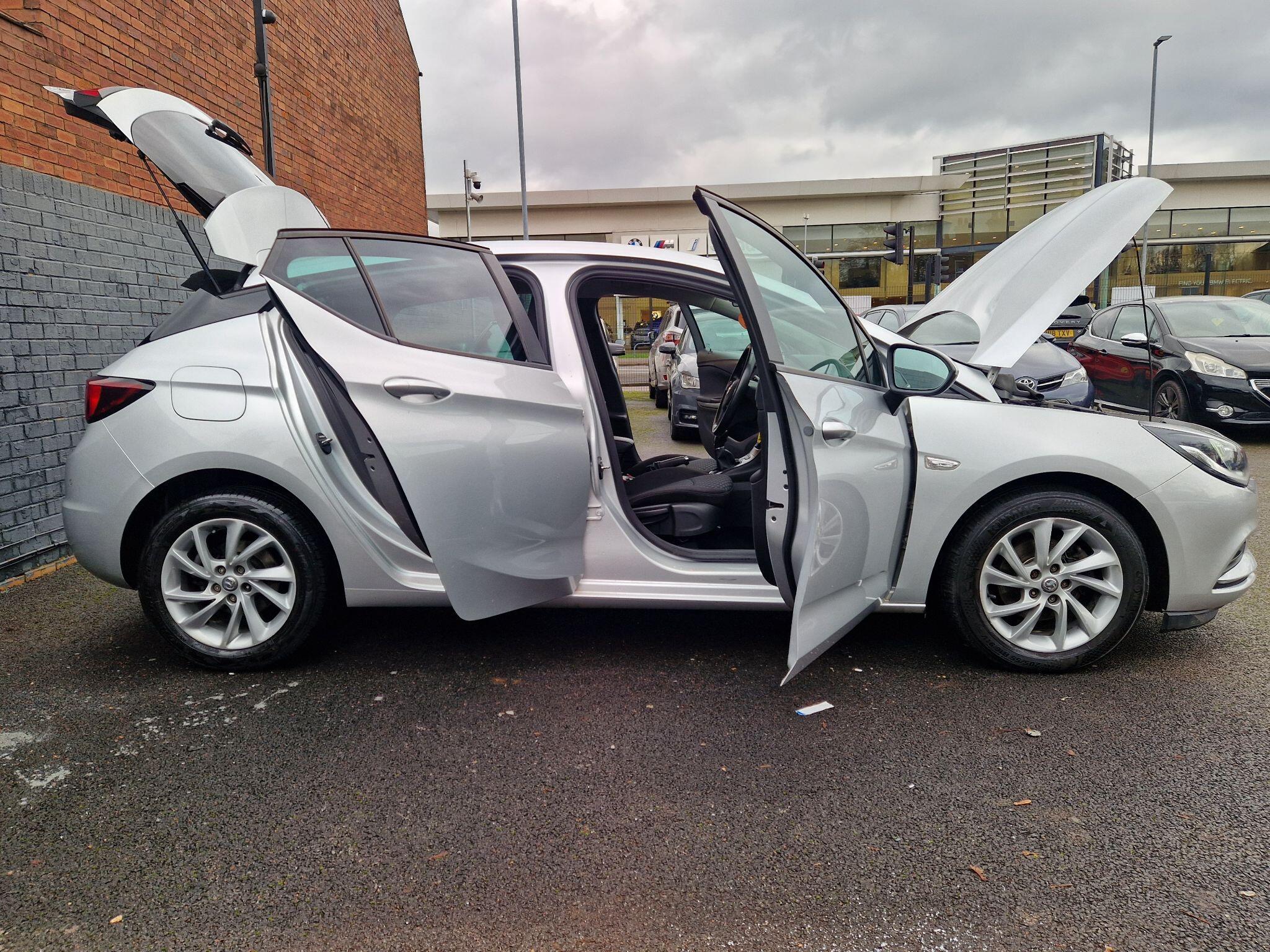 Vauxhall Astra - Image 21