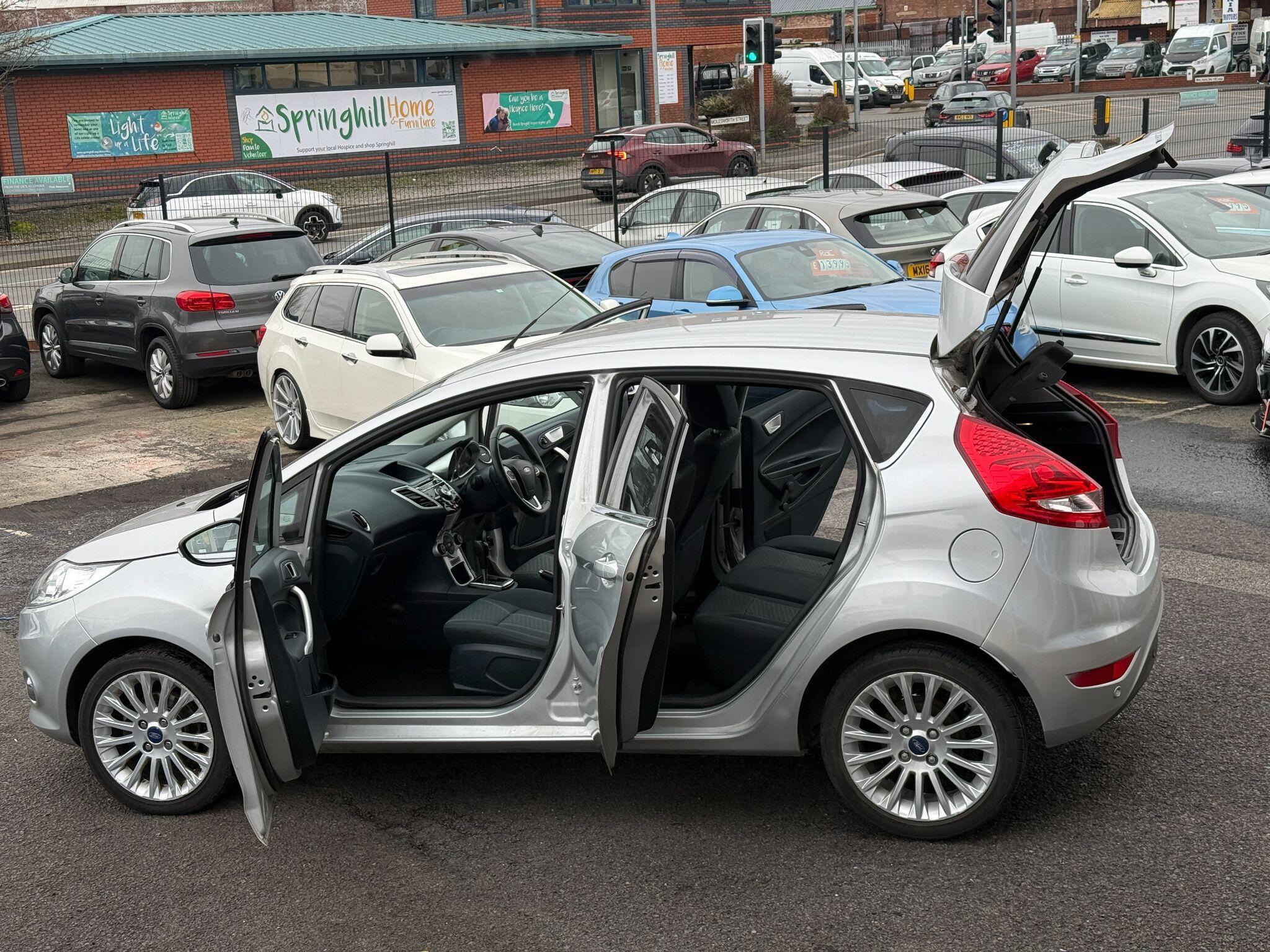 Ford Fiesta - Image 31