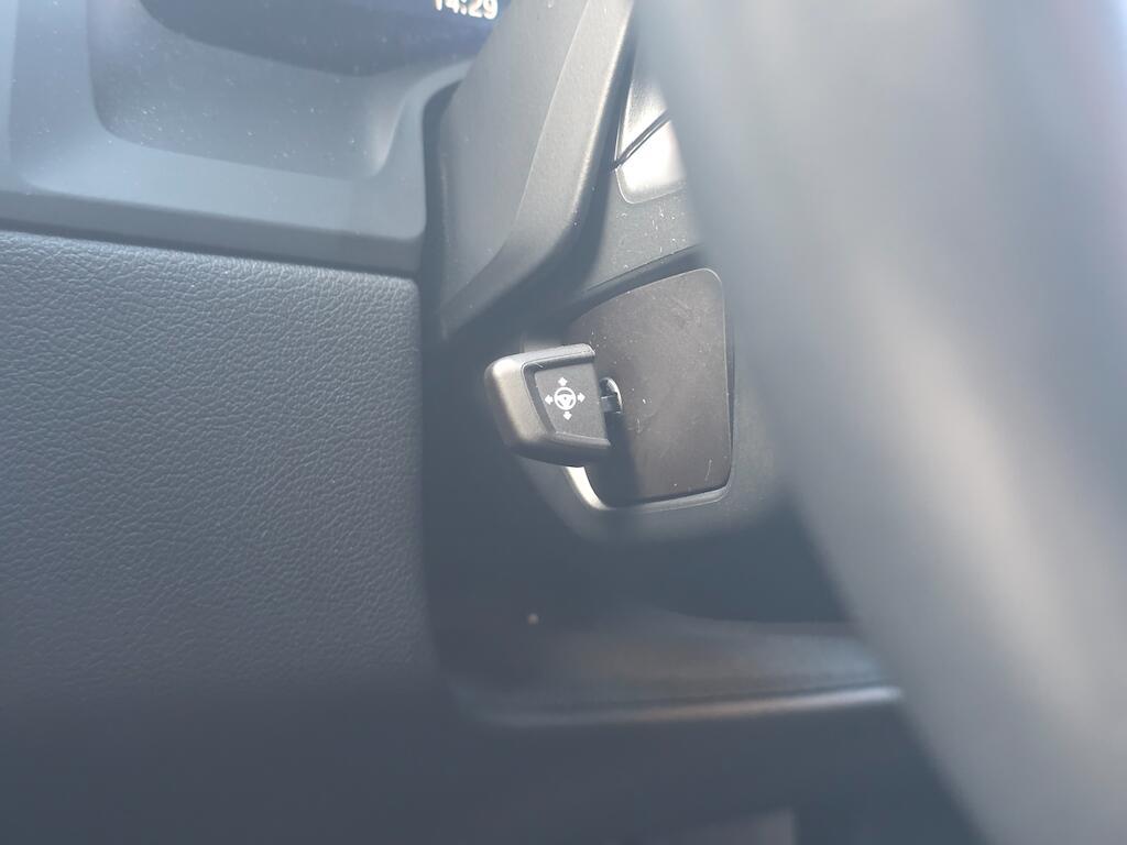 BMW 8 Series - Image 26