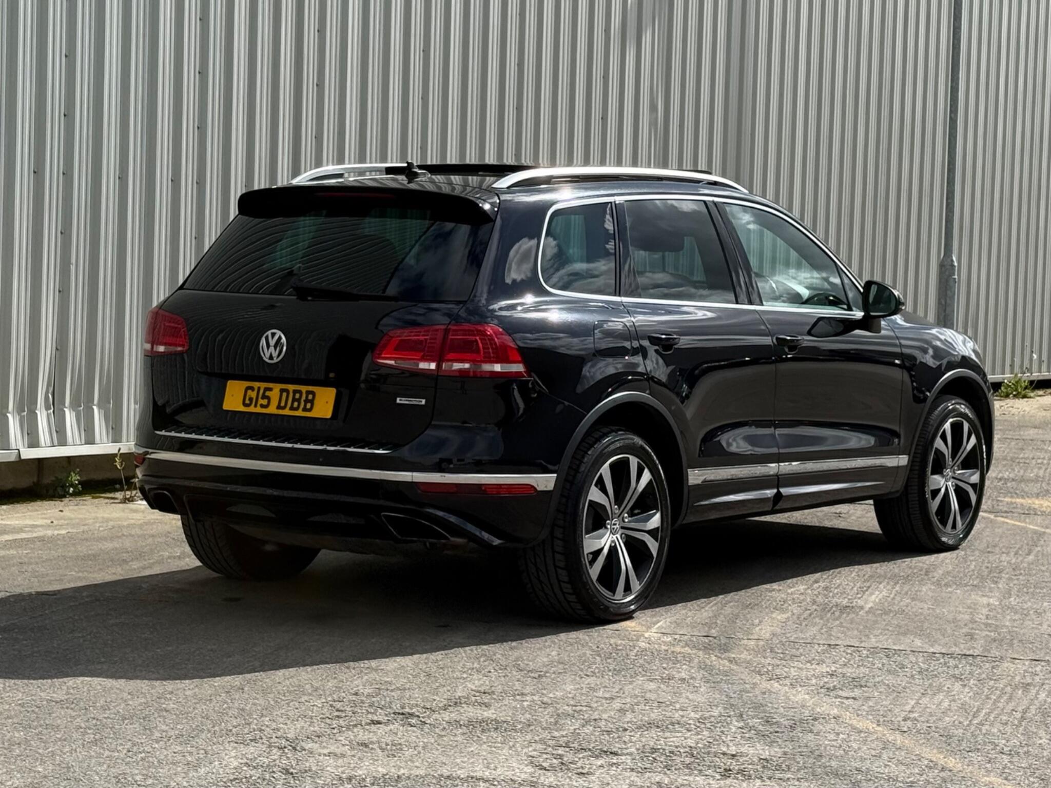 Volkswagen Touareg - Image 10