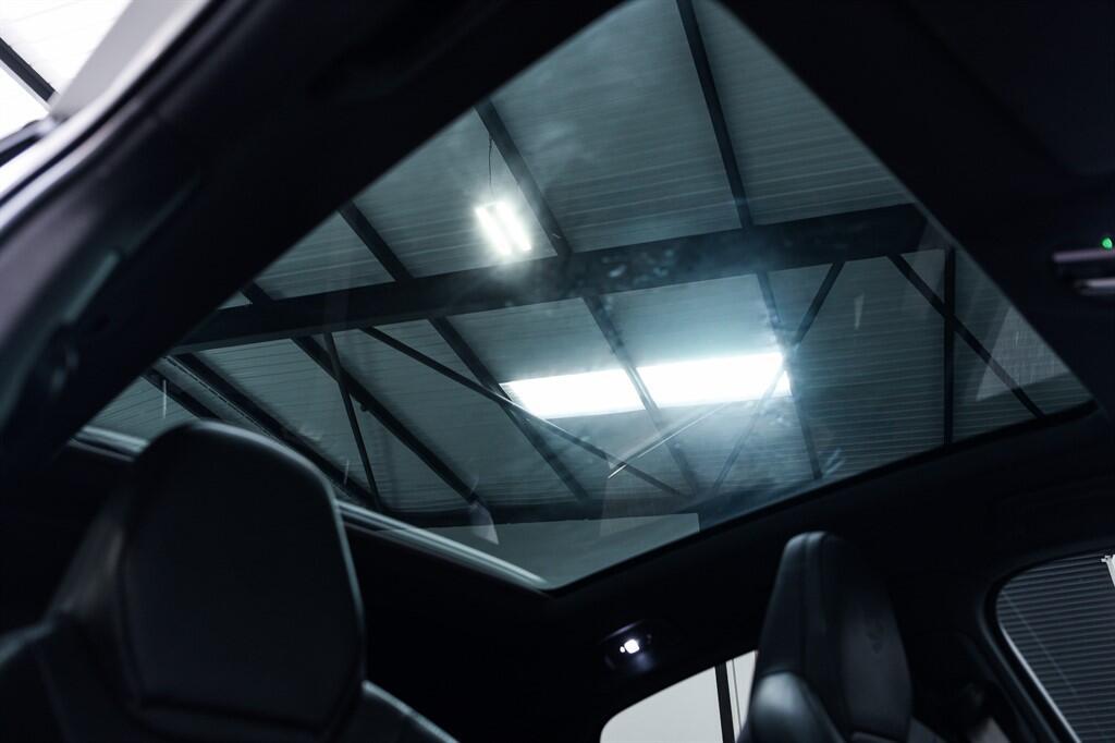 Porsche Cayenne - Image 4