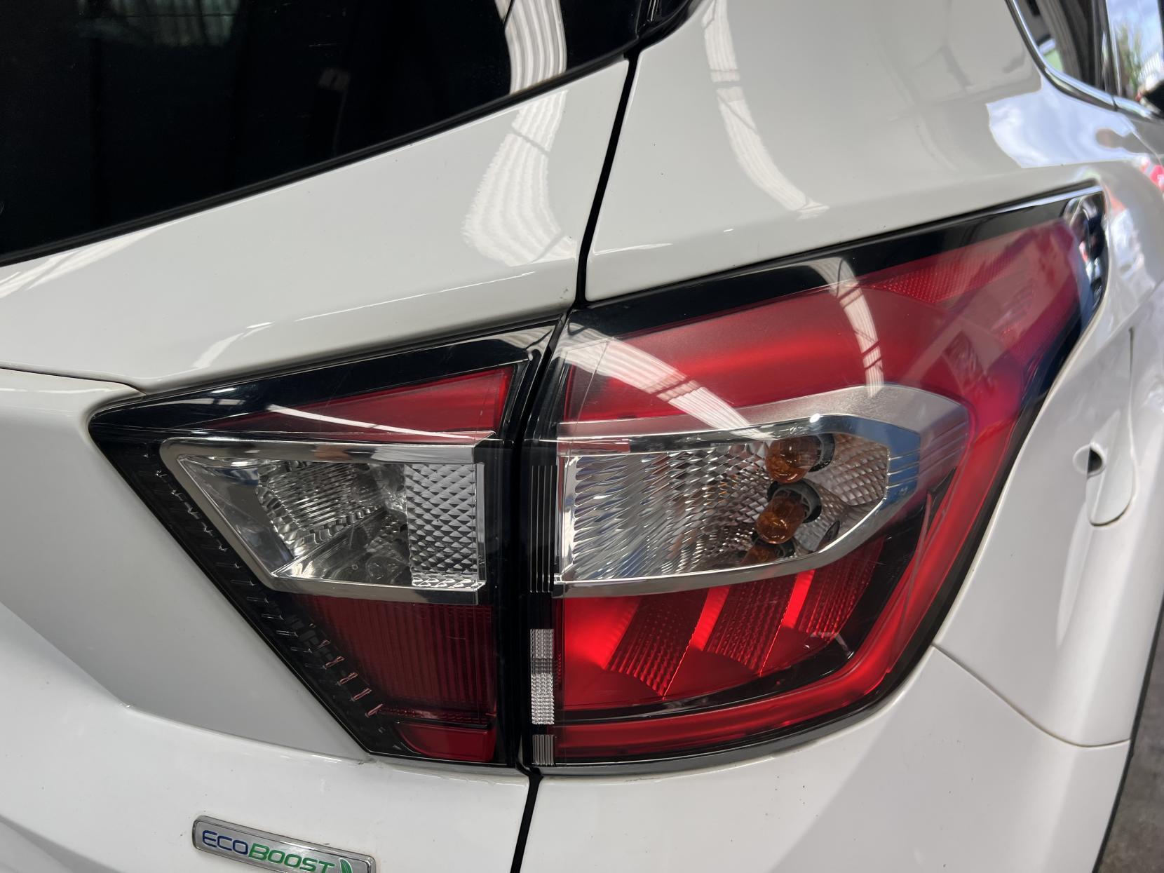 Ford Kuga - Image 11