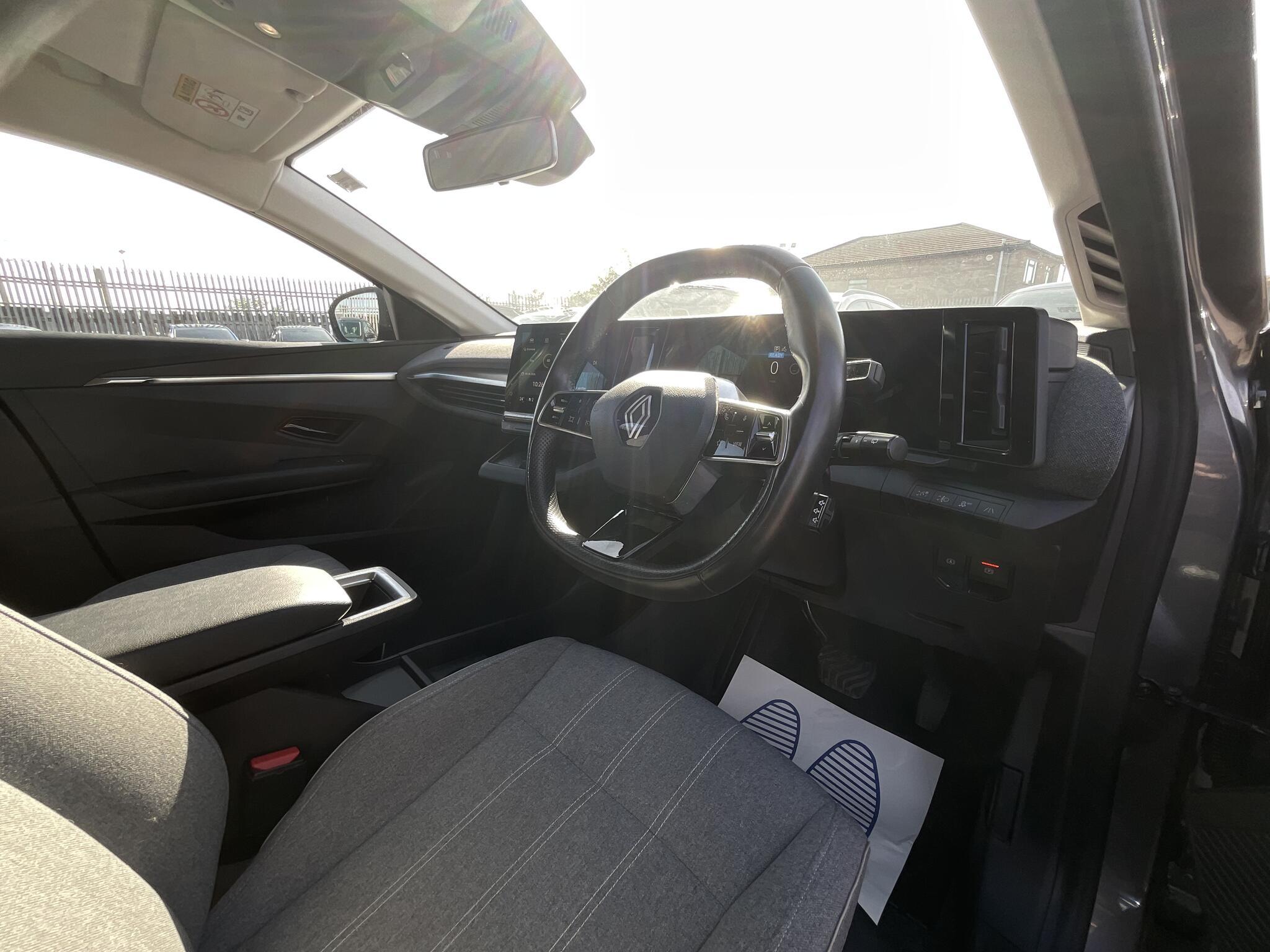 Renault Megane - Image 7