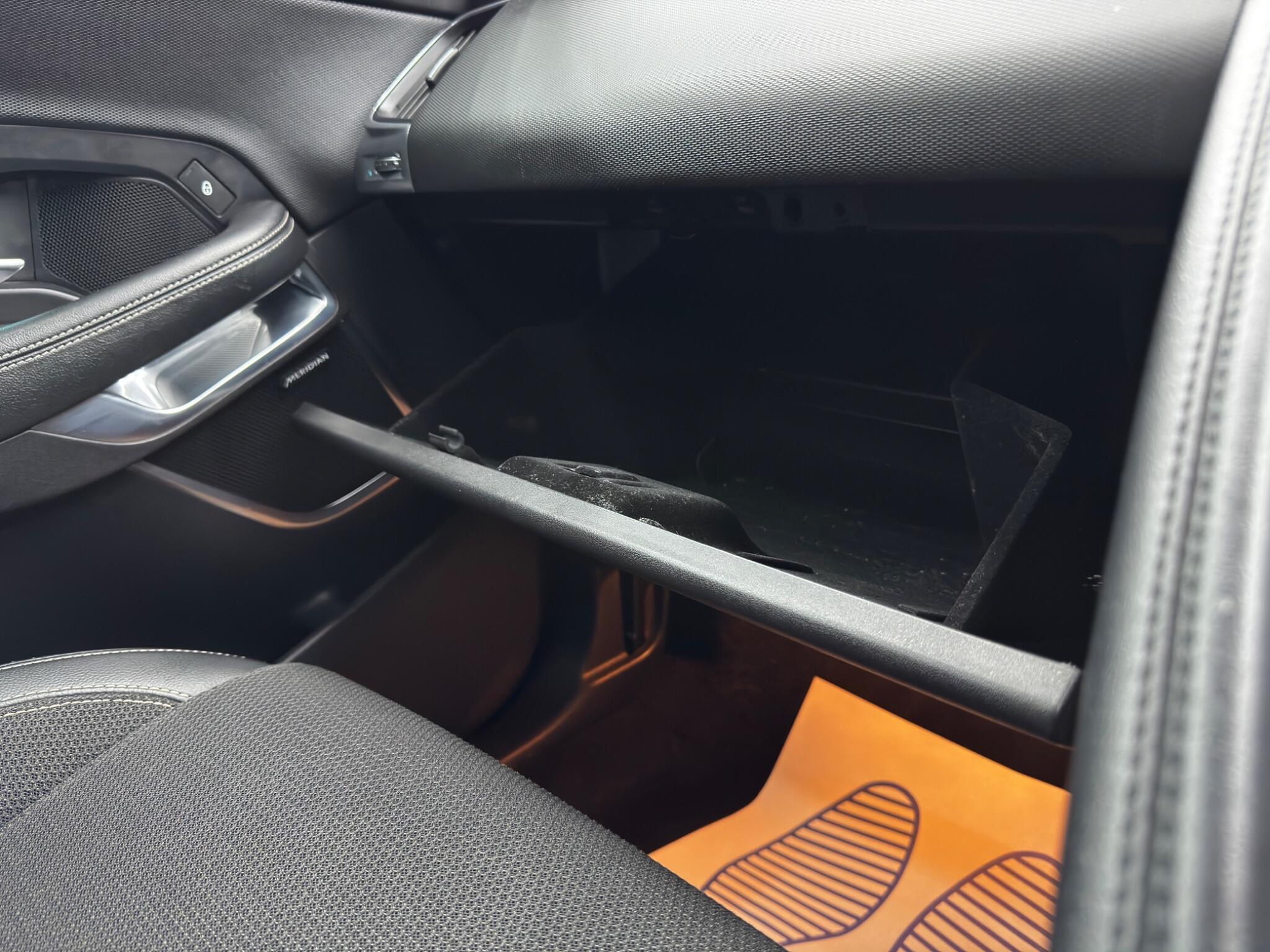 Jaguar E-Pace - Image 34