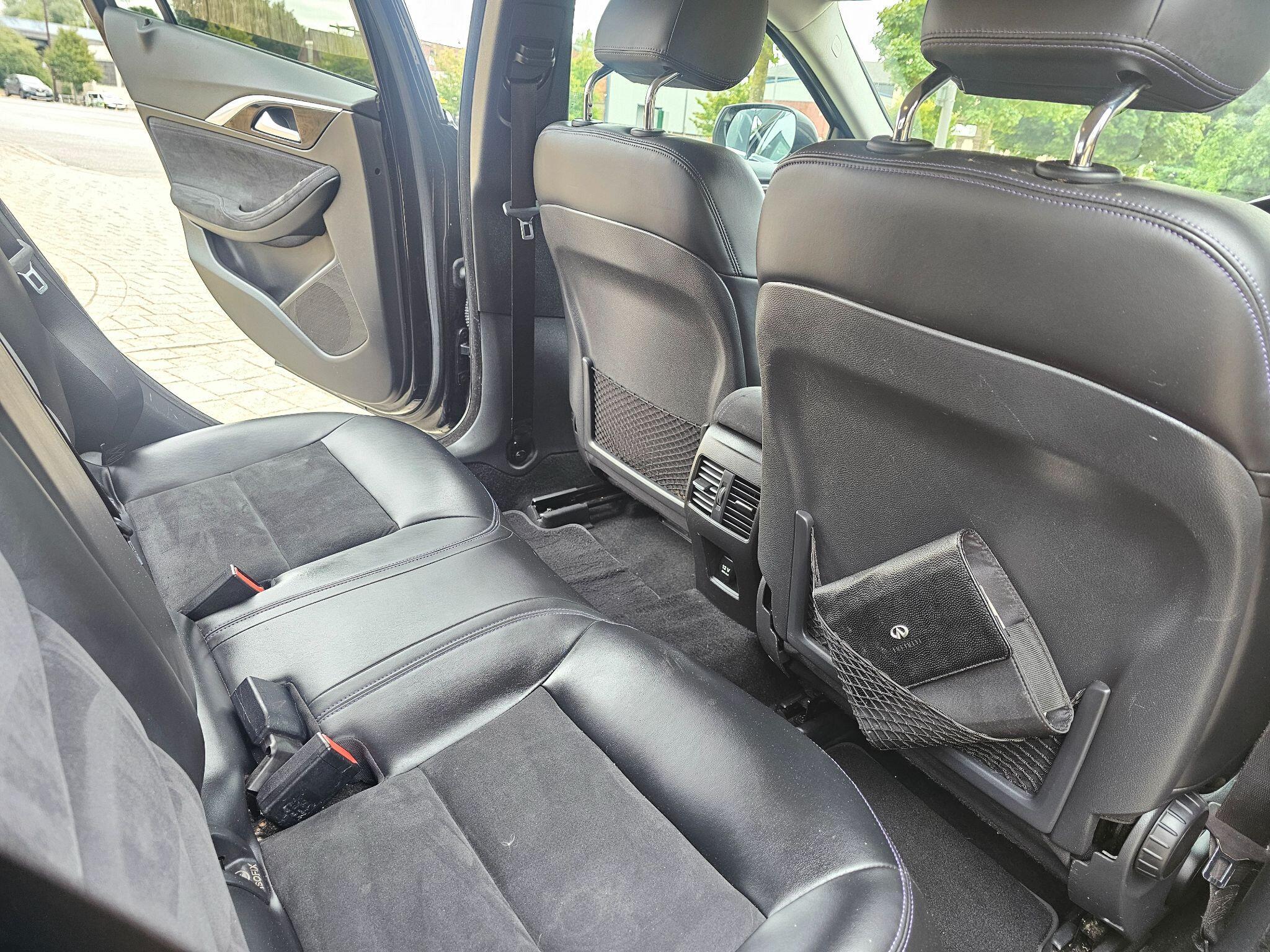 Infiniti Q30 - Image 19