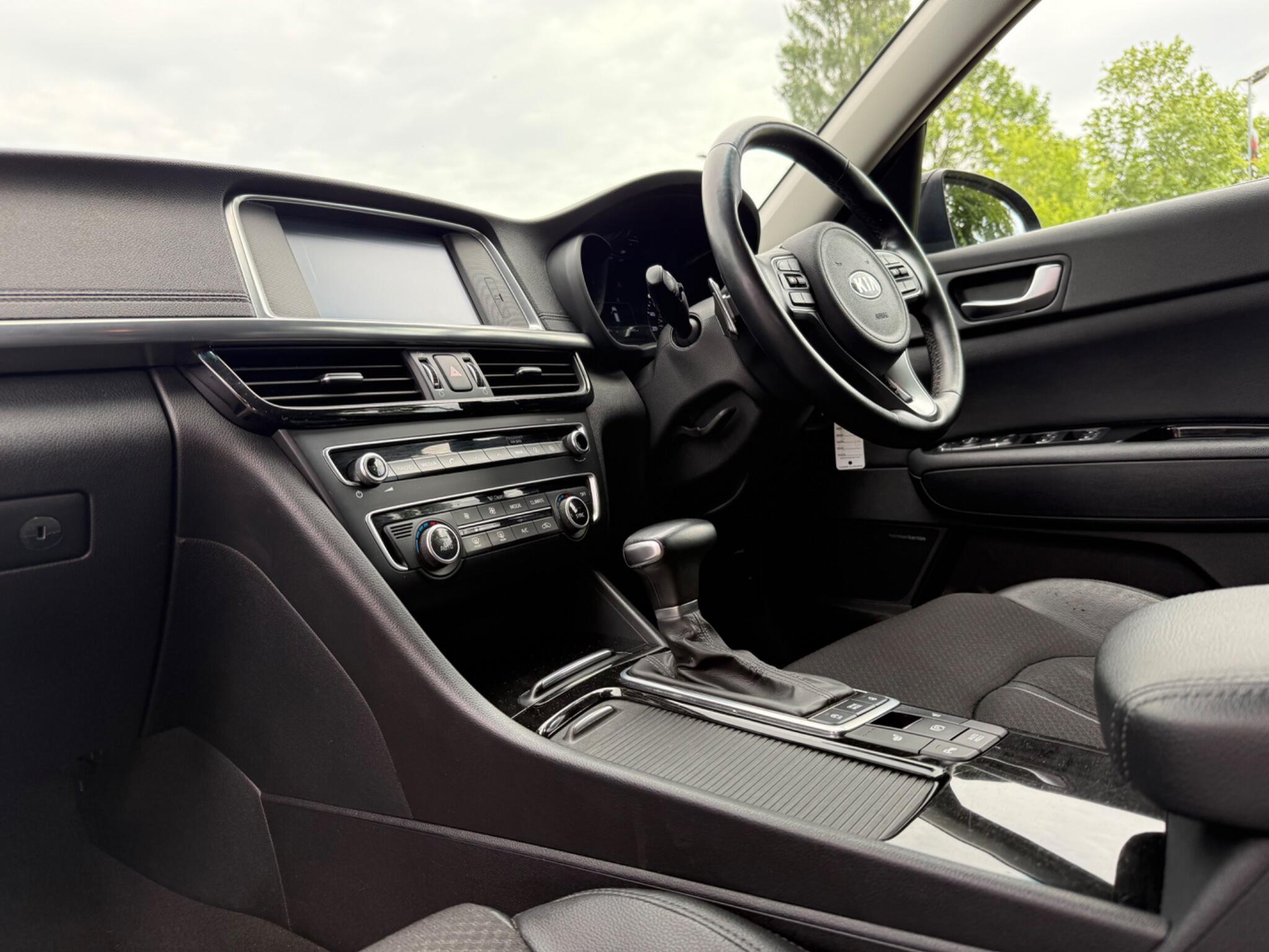 Kia Optima - Image 9