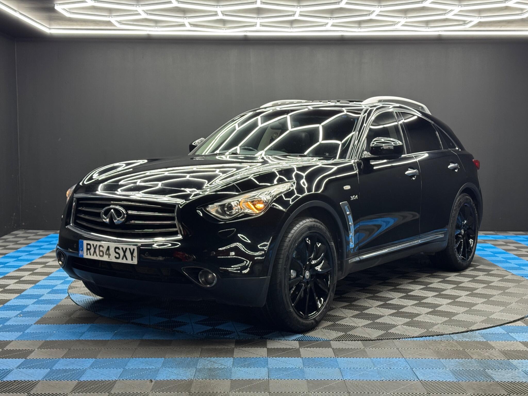 Infiniti QX70 - Image 3