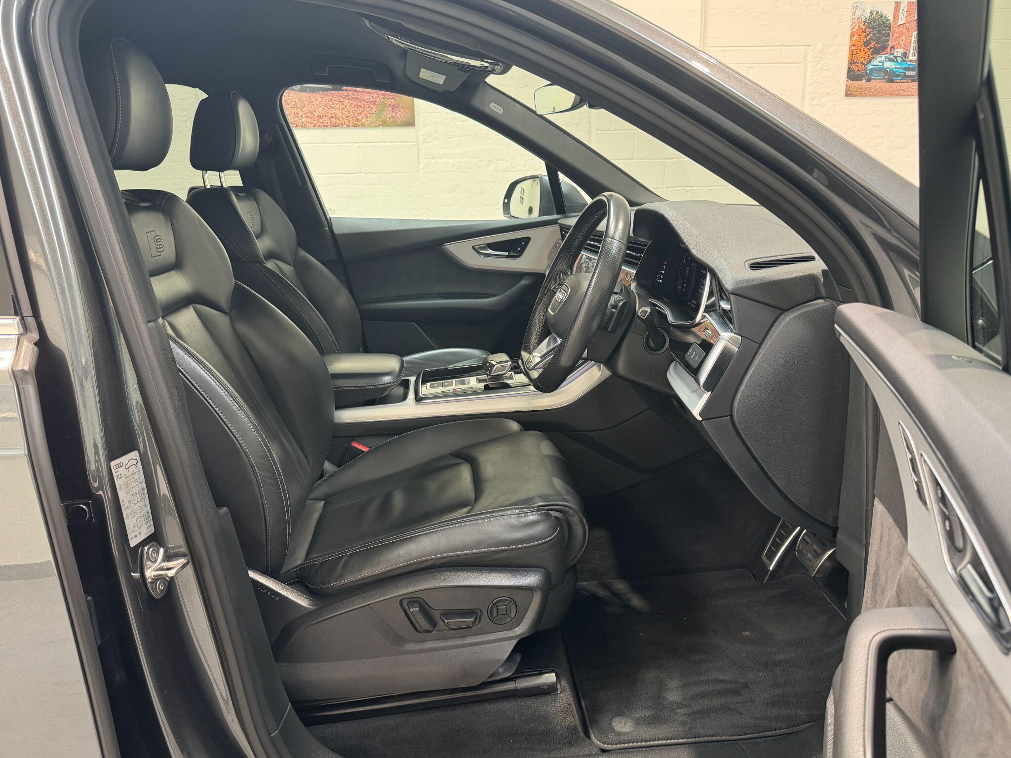 Audi Q7 - Image 18