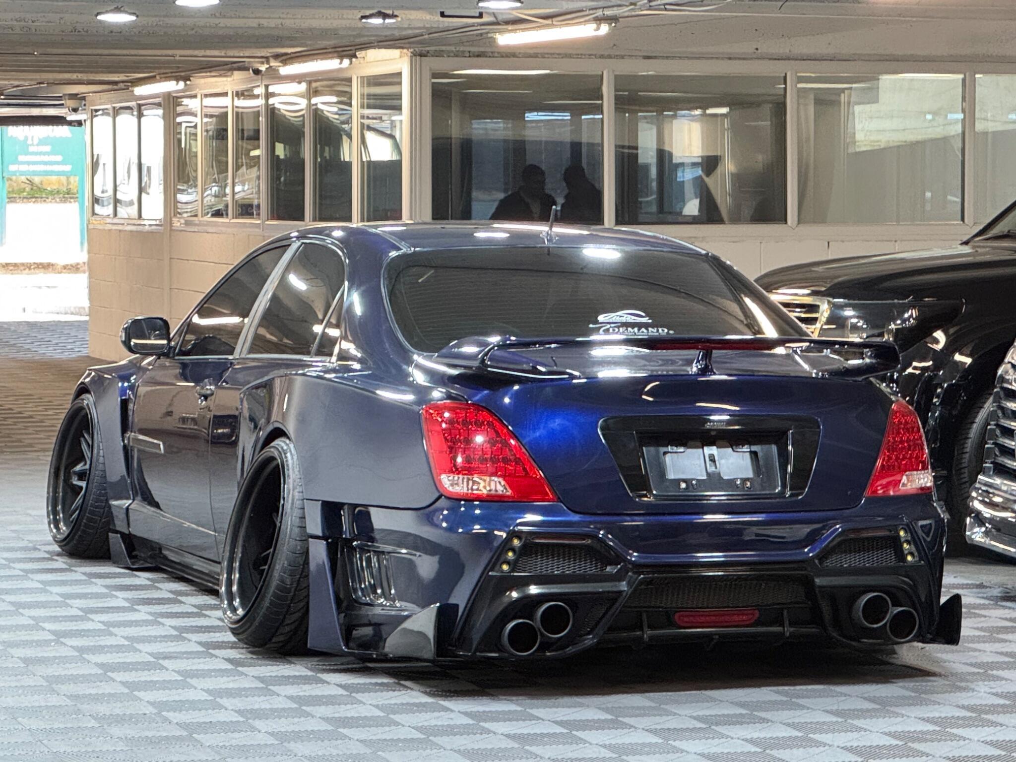 Toyota CROWN - Image 3