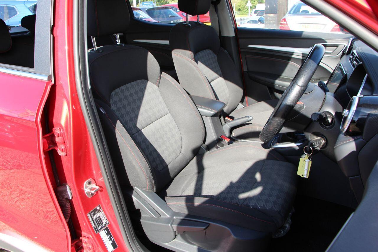 MG MG ZS - Image 15
