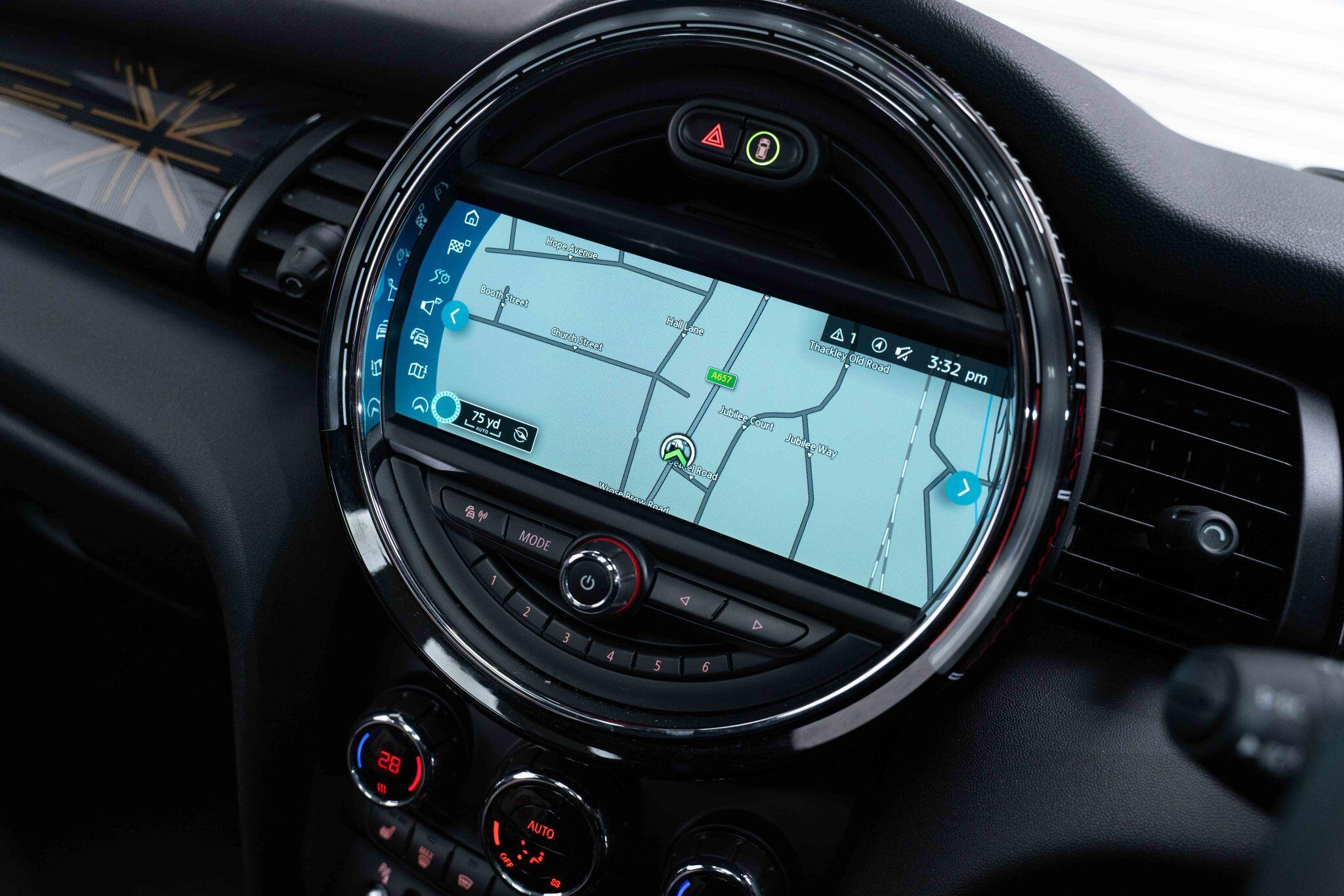 MINI Hatch - Image 33