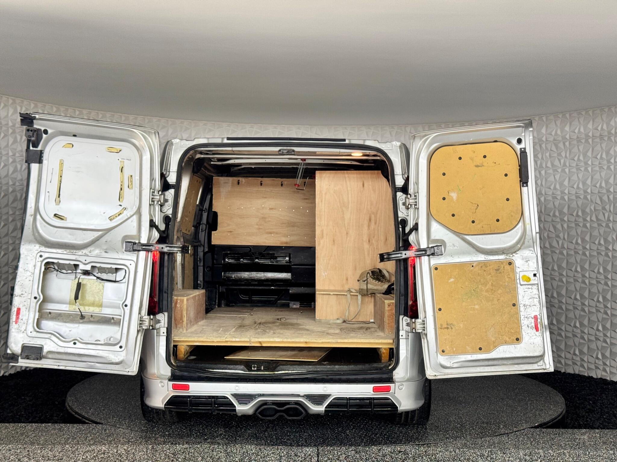 Ford Transit Custom - Image 13