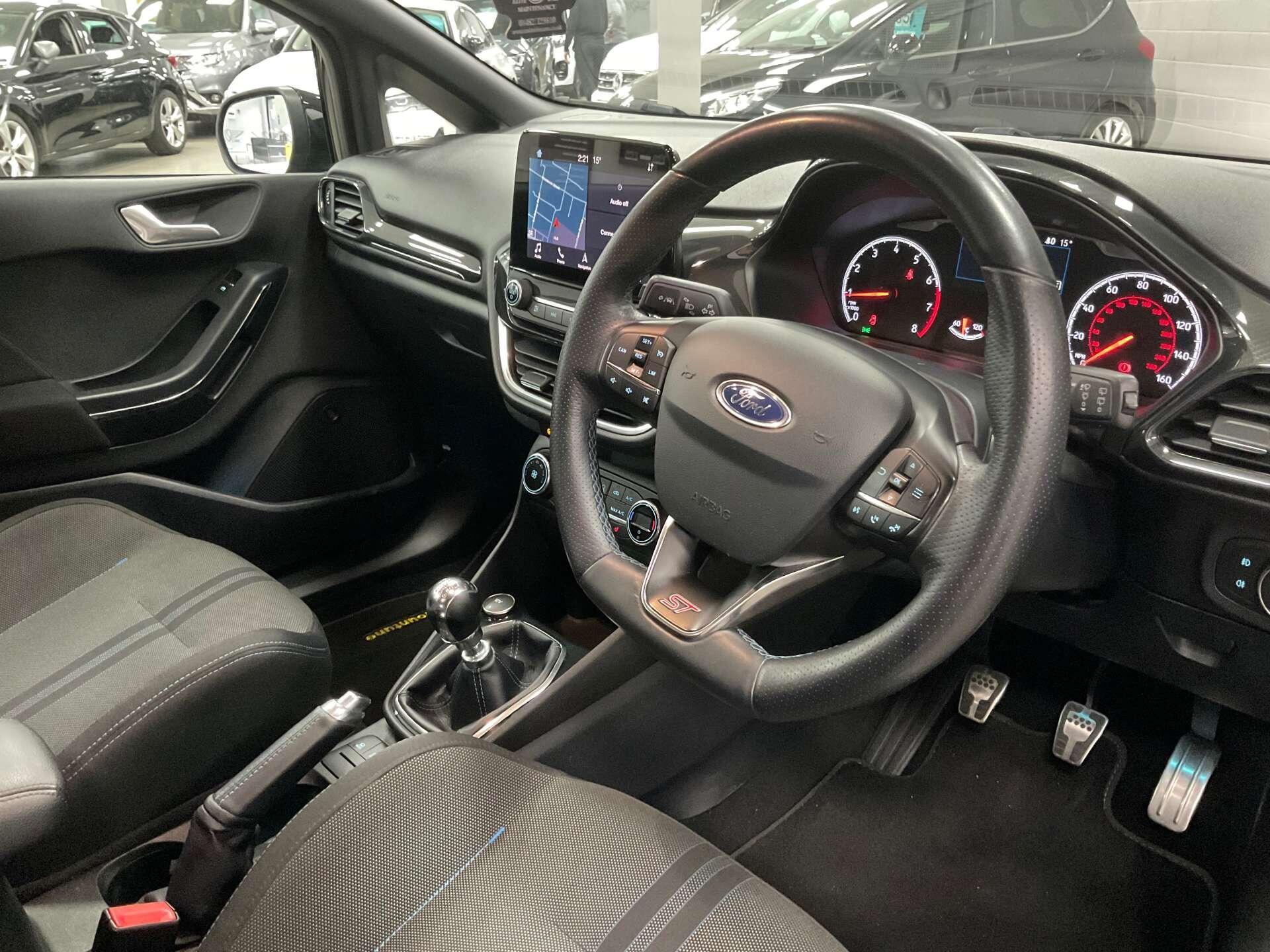 Ford Fiesta - Image 17