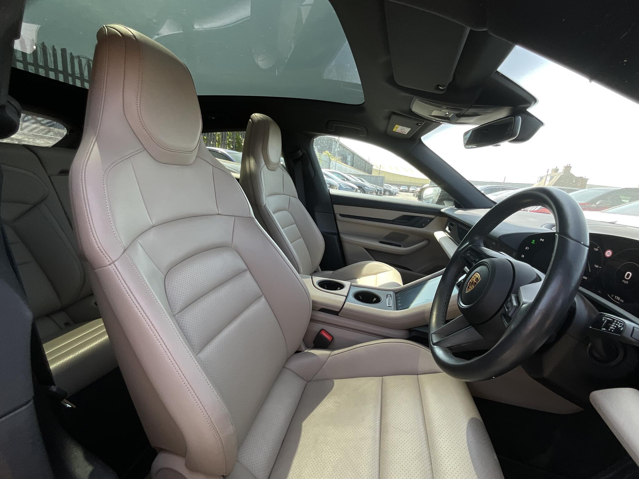 Porsche Taycan - Image 8