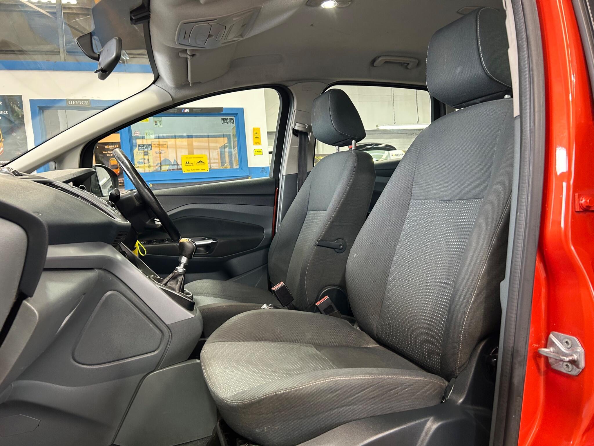 Ford C-MAX - Image 13