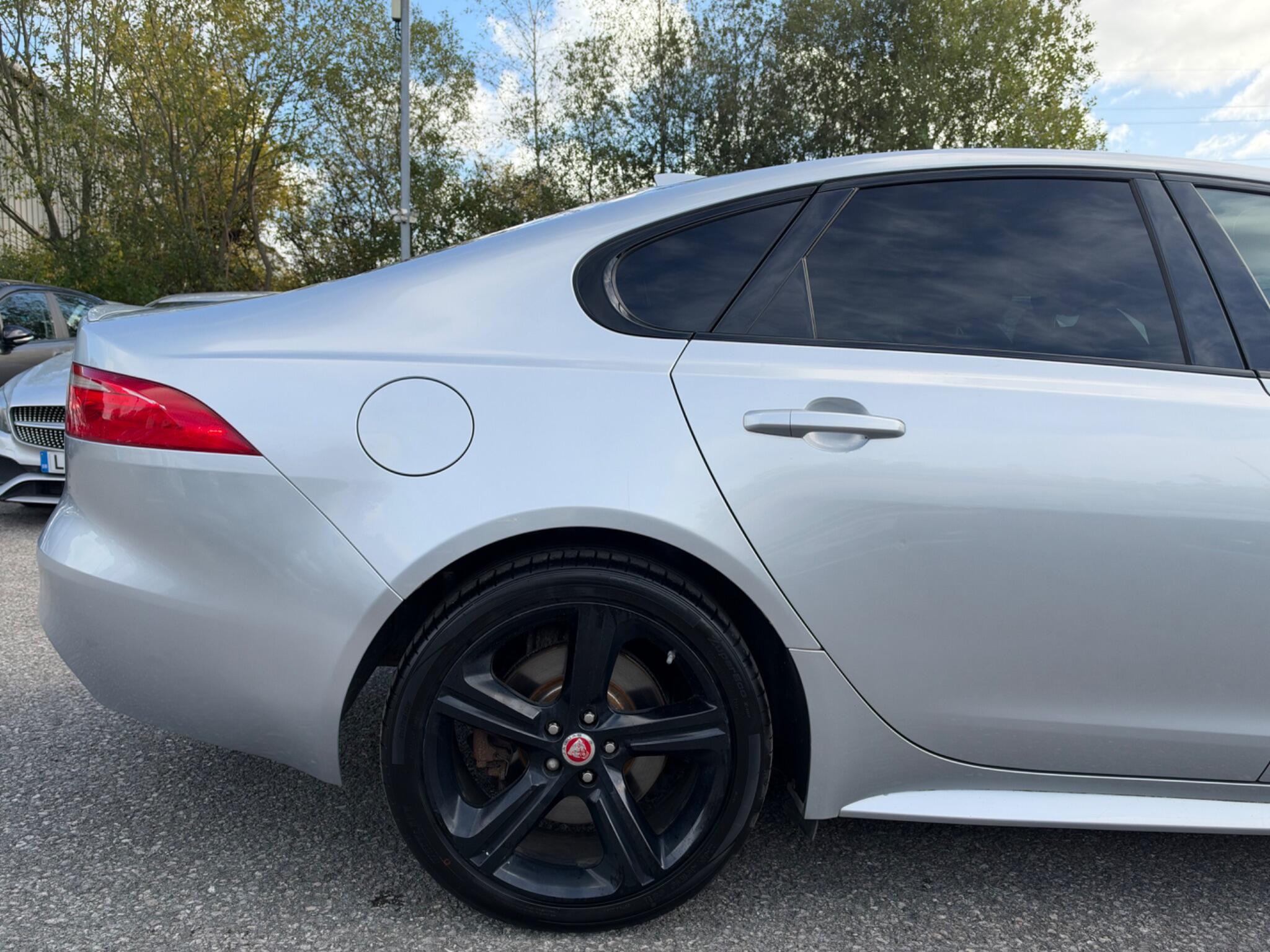Jaguar XF - Image 12