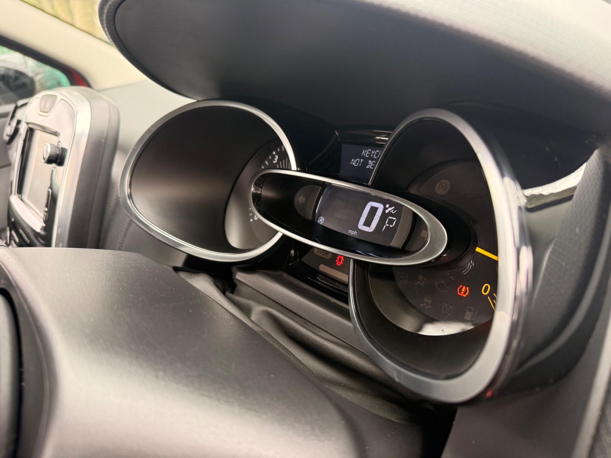 Renault Clio - Image 41